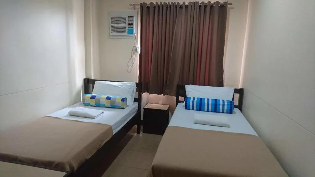Bed in Calamba Pension Plaza
