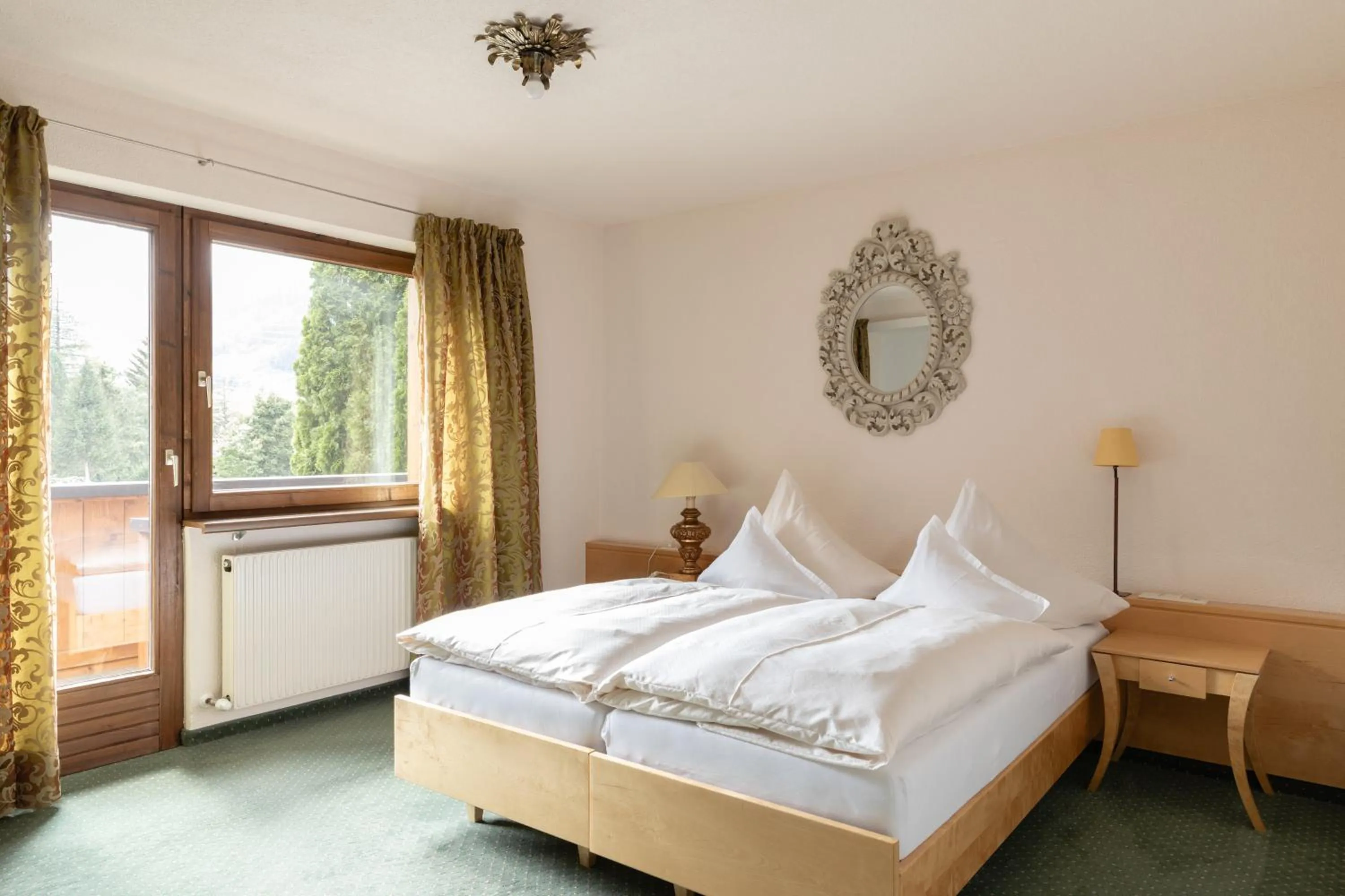 Bedroom, Bed in Rosa Canina Superior