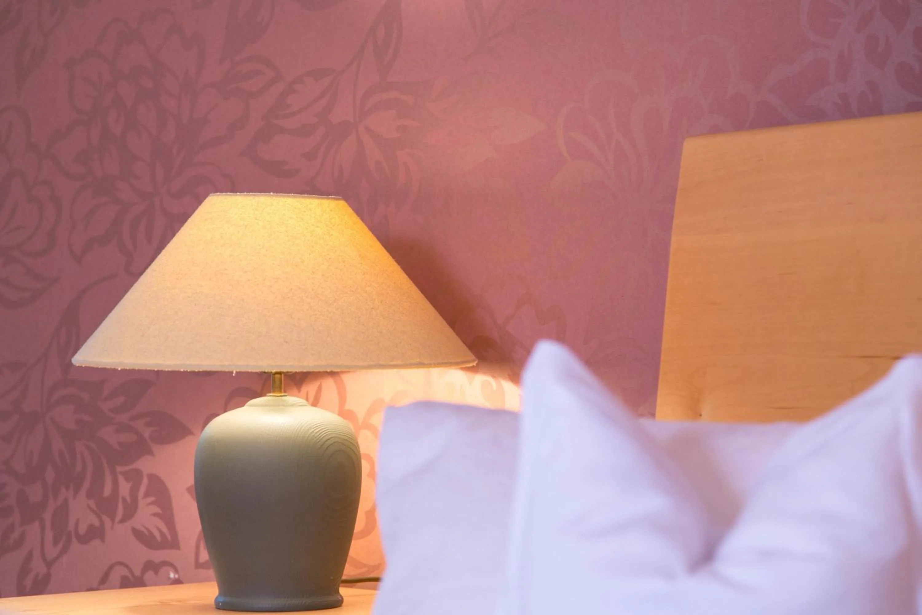 Bedroom, Bed in Rosa Canina Superior