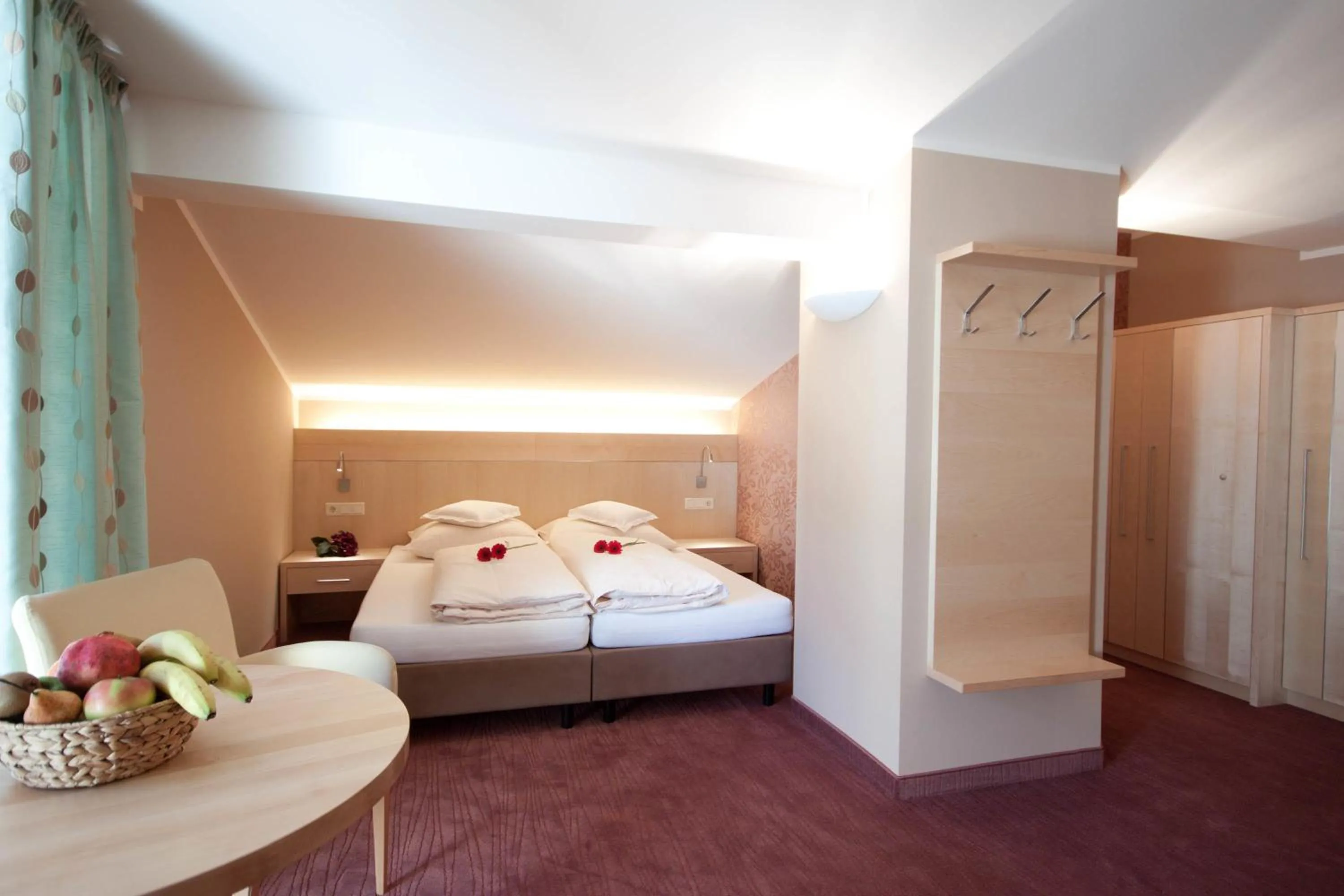 Bedroom, Bed in Rosa Canina Superior