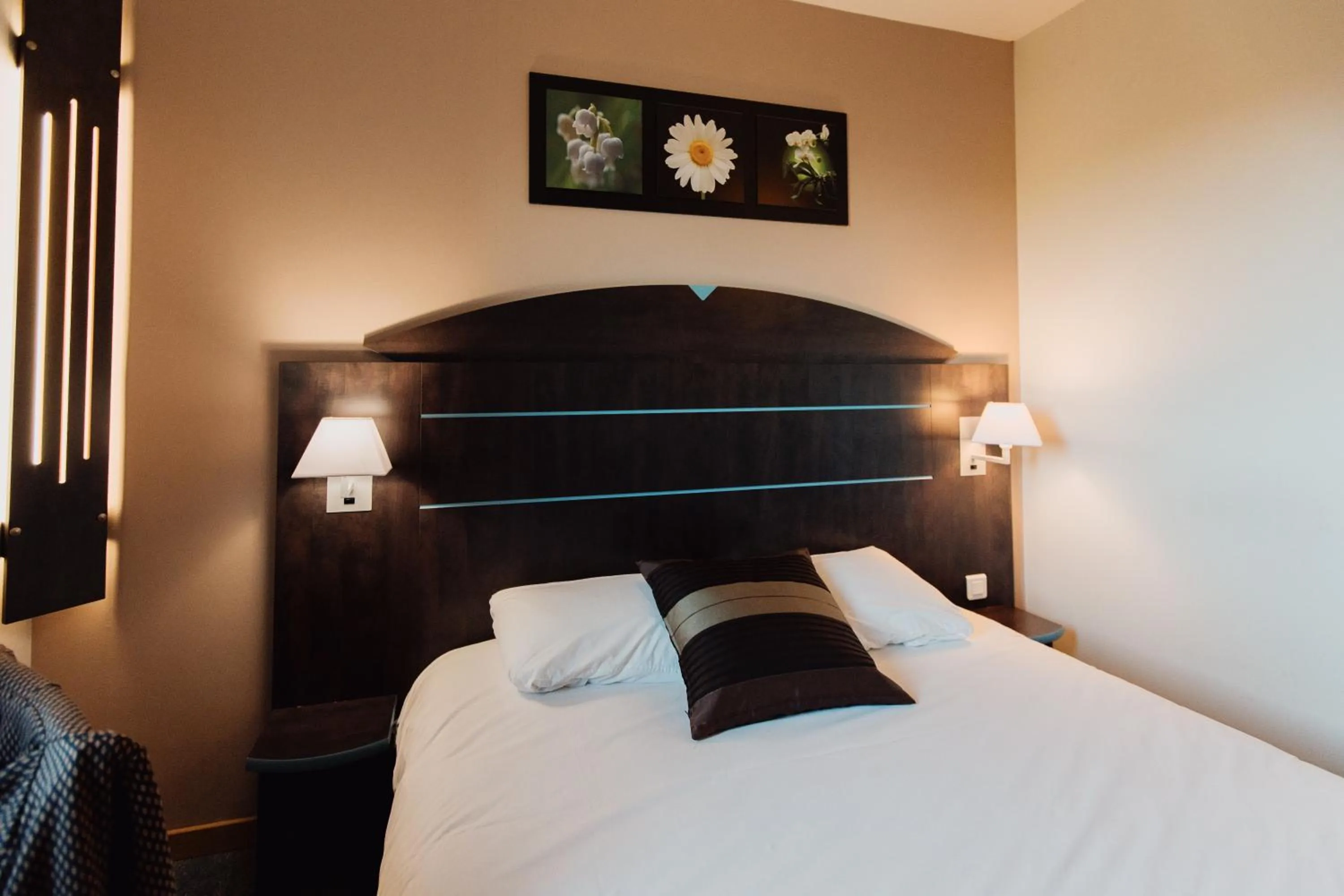 Bed in Hôtel Akena Caudry Cambrai