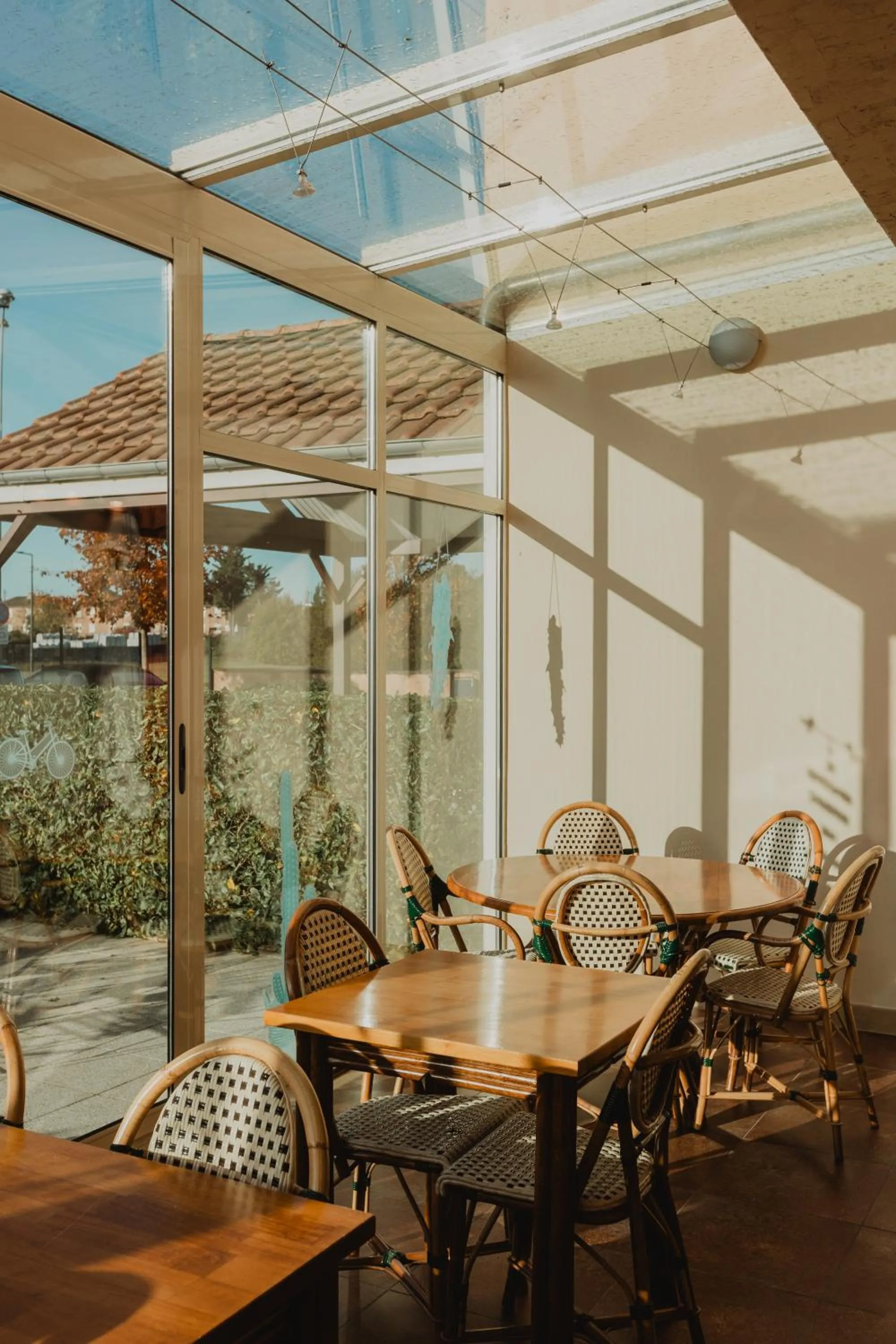 Patio in Hôtel Akena Caudry Cambrai
