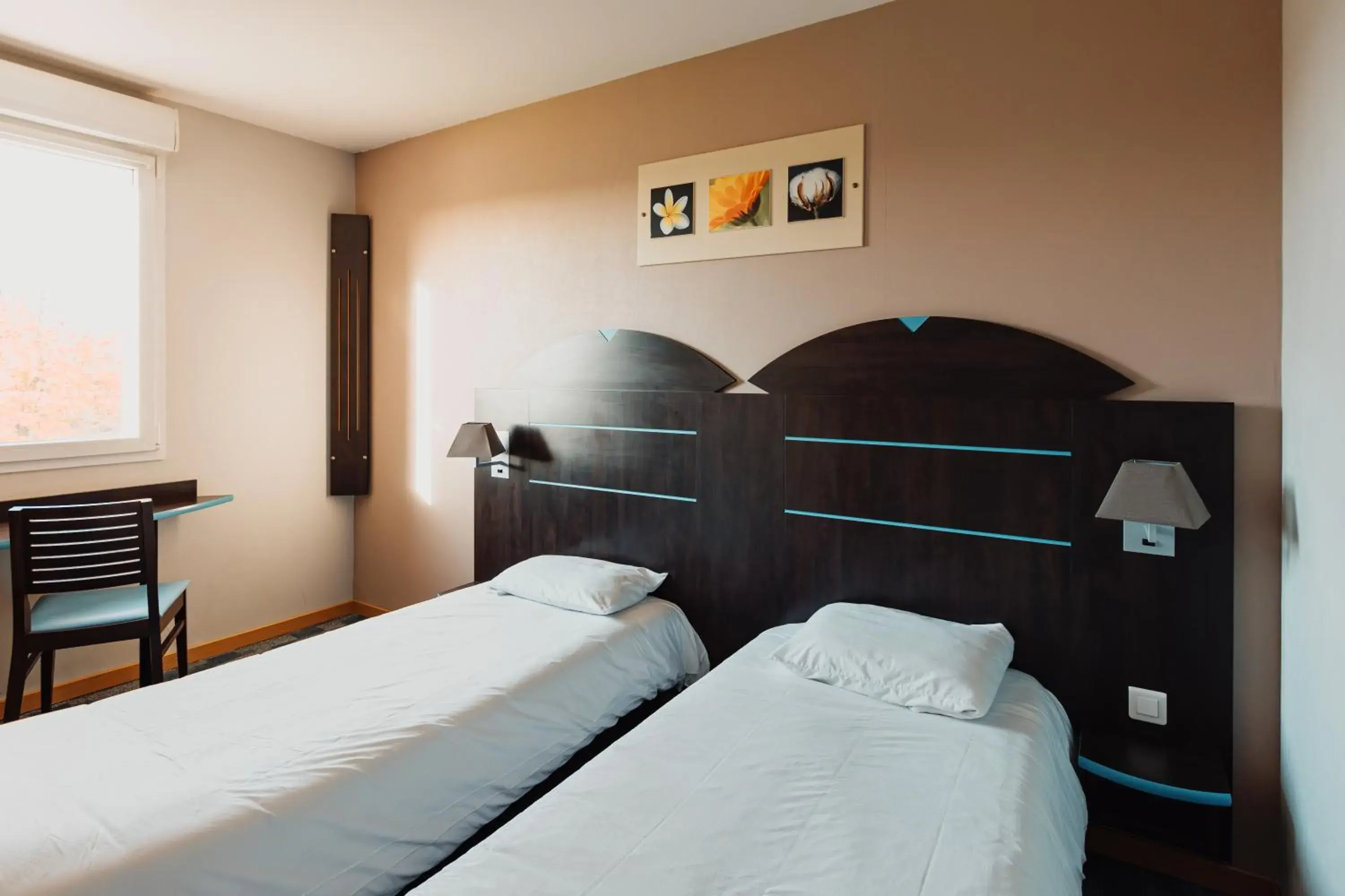 Twin Room in Hôtel Akena Caudry Cambrai Twin Room in Hôtel Akena Caudry Cambrai