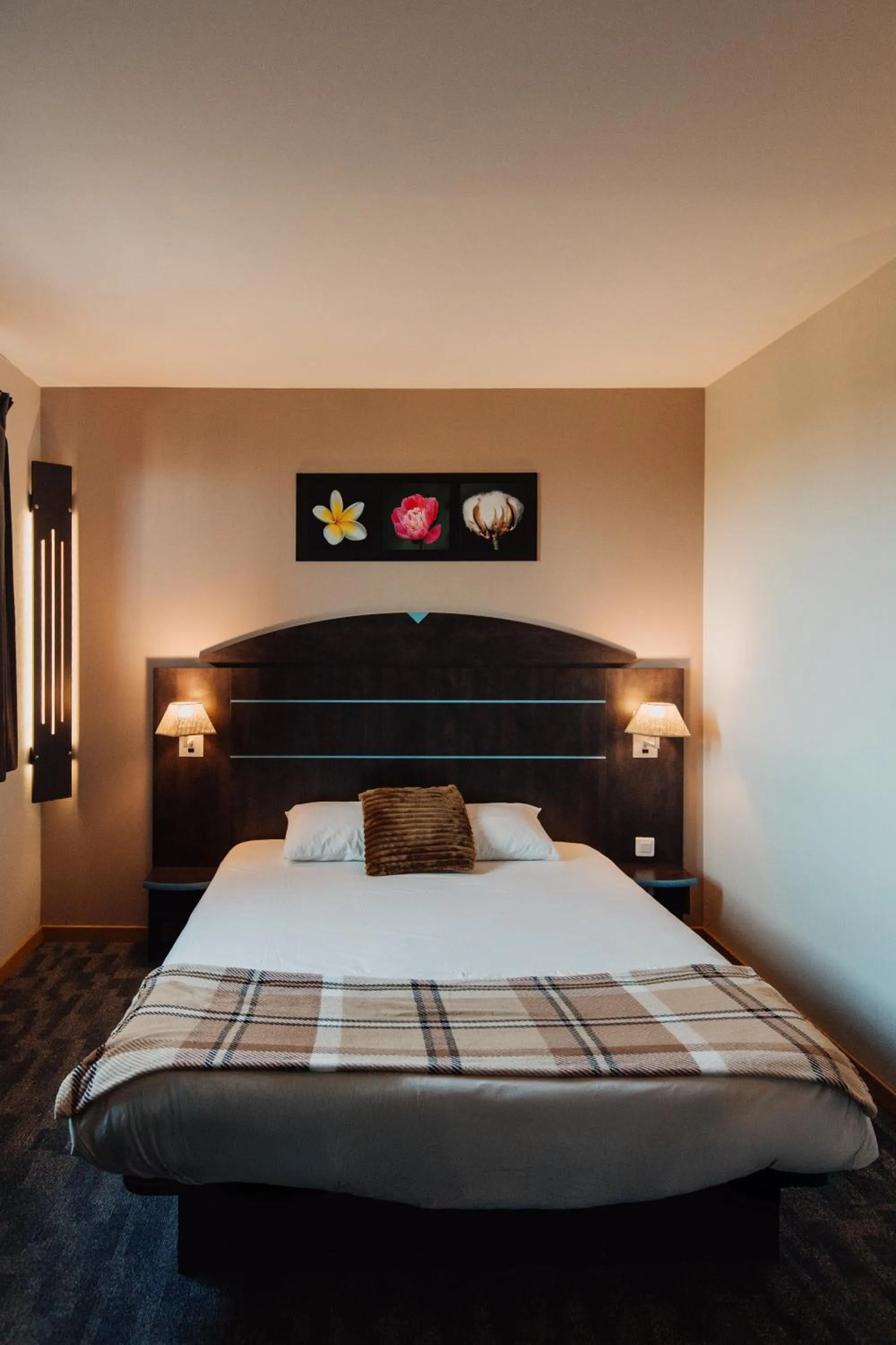 Bed in Hôtel Akena Caudry Cambrai