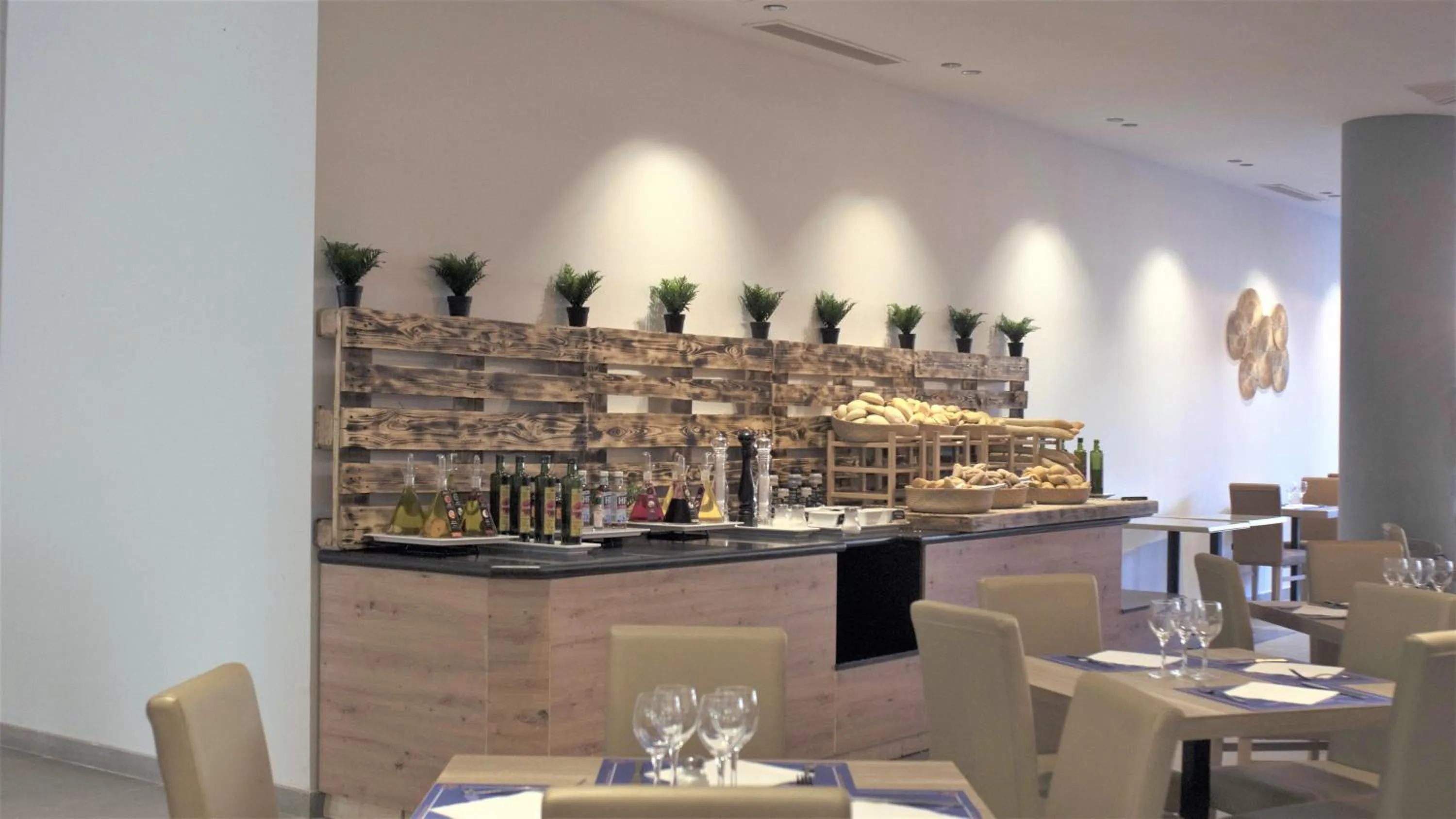 Restaurant/places to eat in Ohtels Islantilla