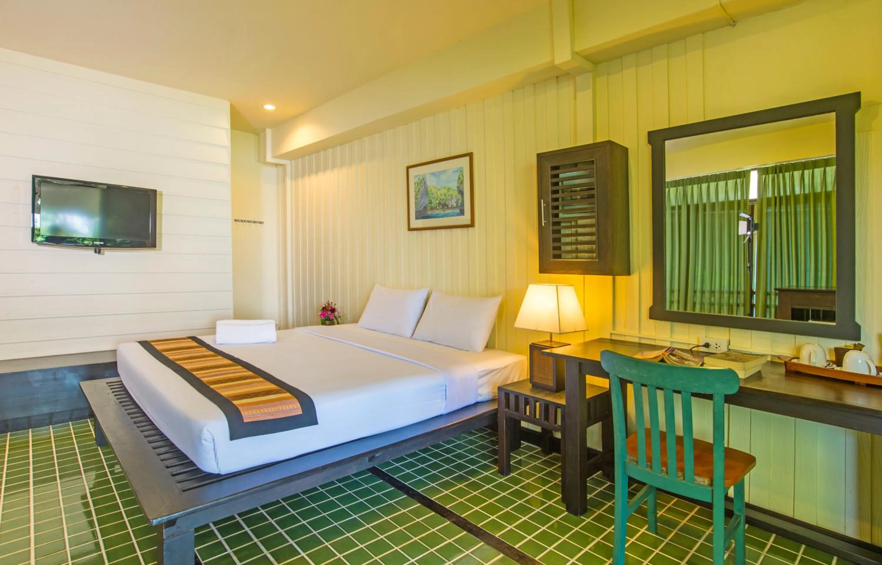 Bedroom, Bed in Krabi City Seaview Hotel