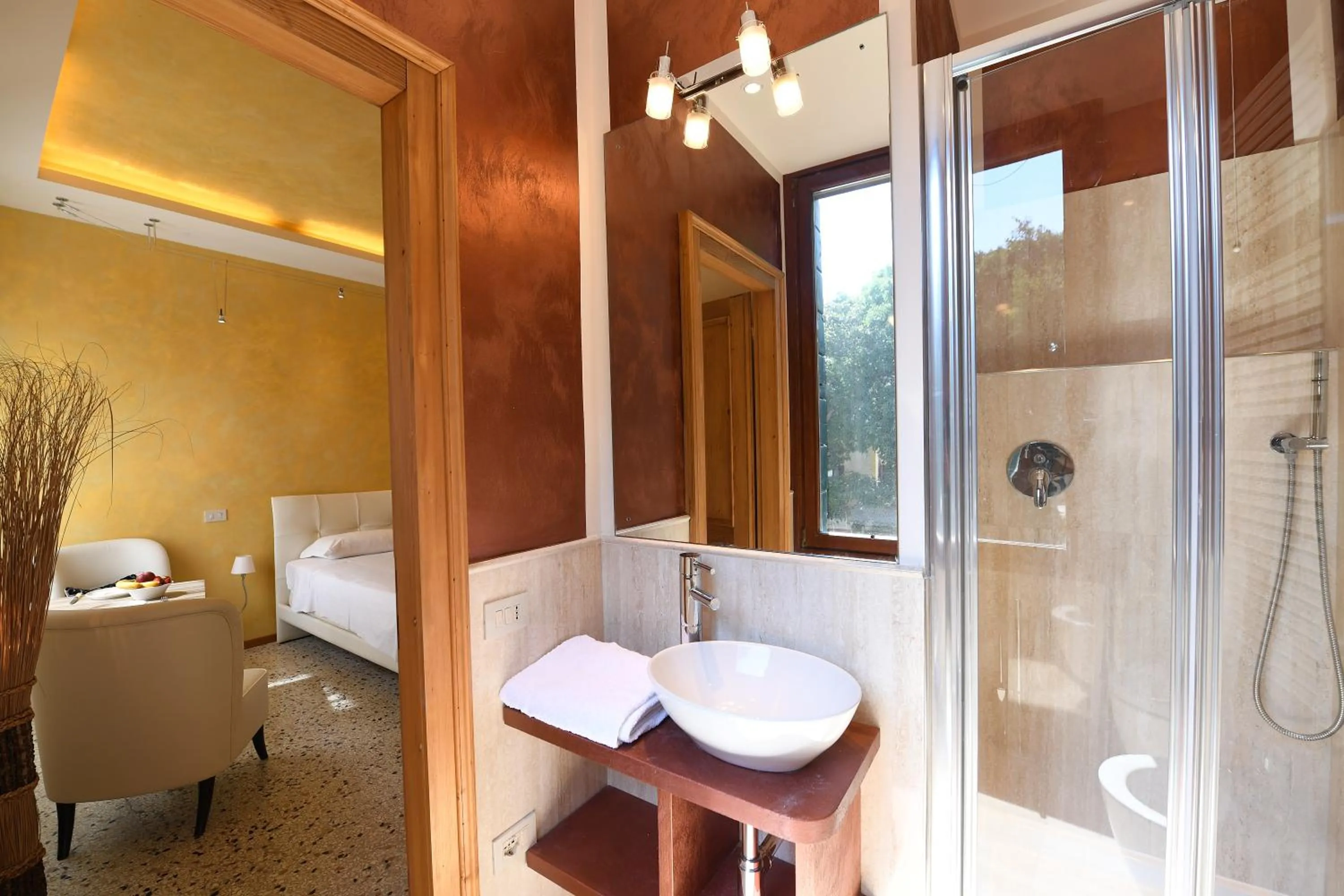 Photo of the whole room in Amor Mio B&B