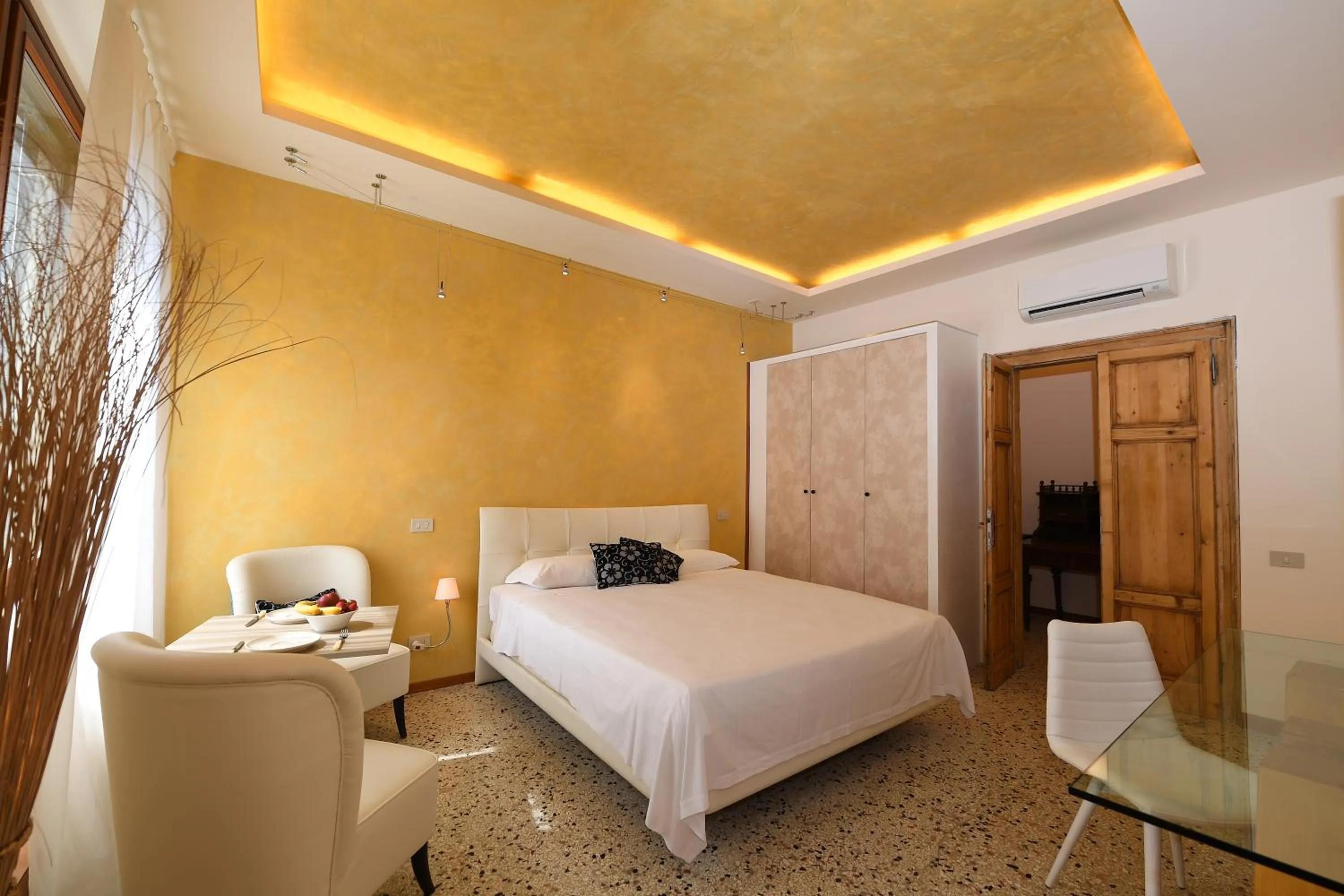 Photo of the whole room, Bed in Amor Mio B&B