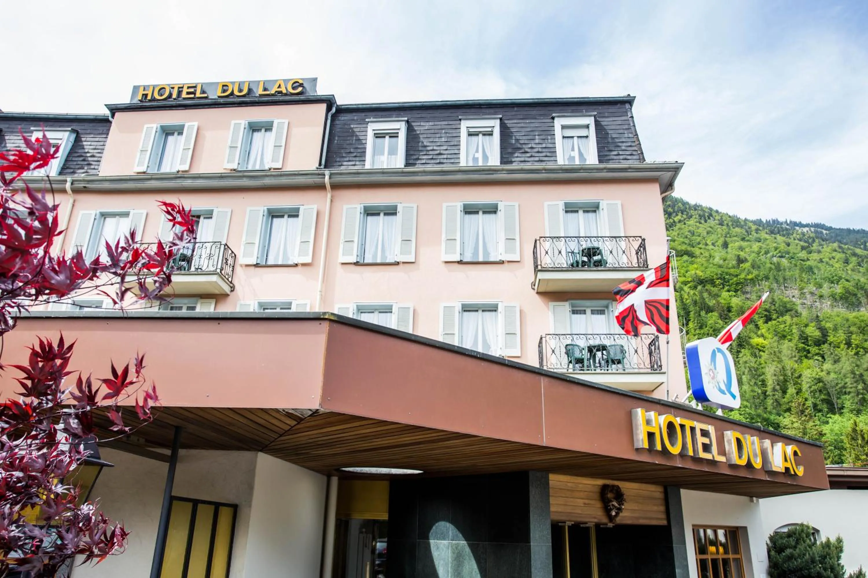 Facade/entrance in Hotel Du Lac