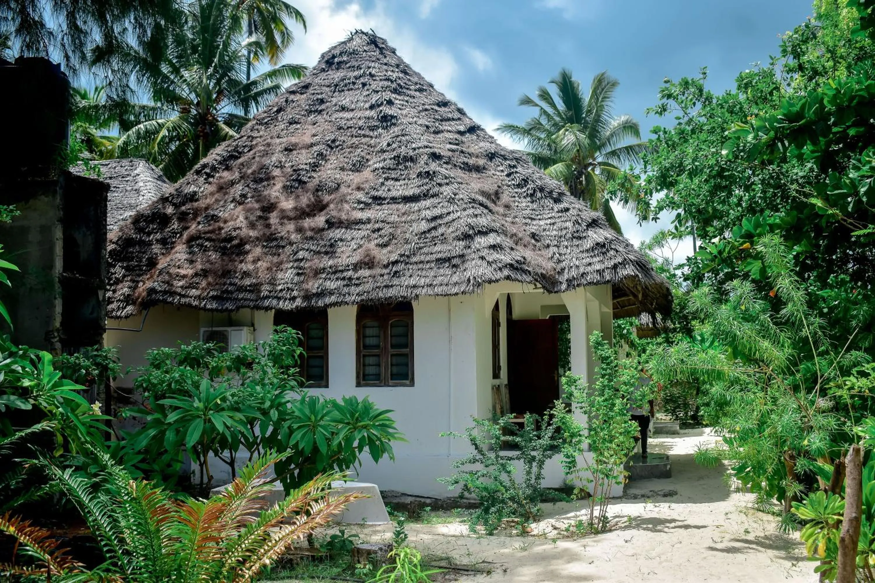 Property building in Blue Earth Beach Bungalow
