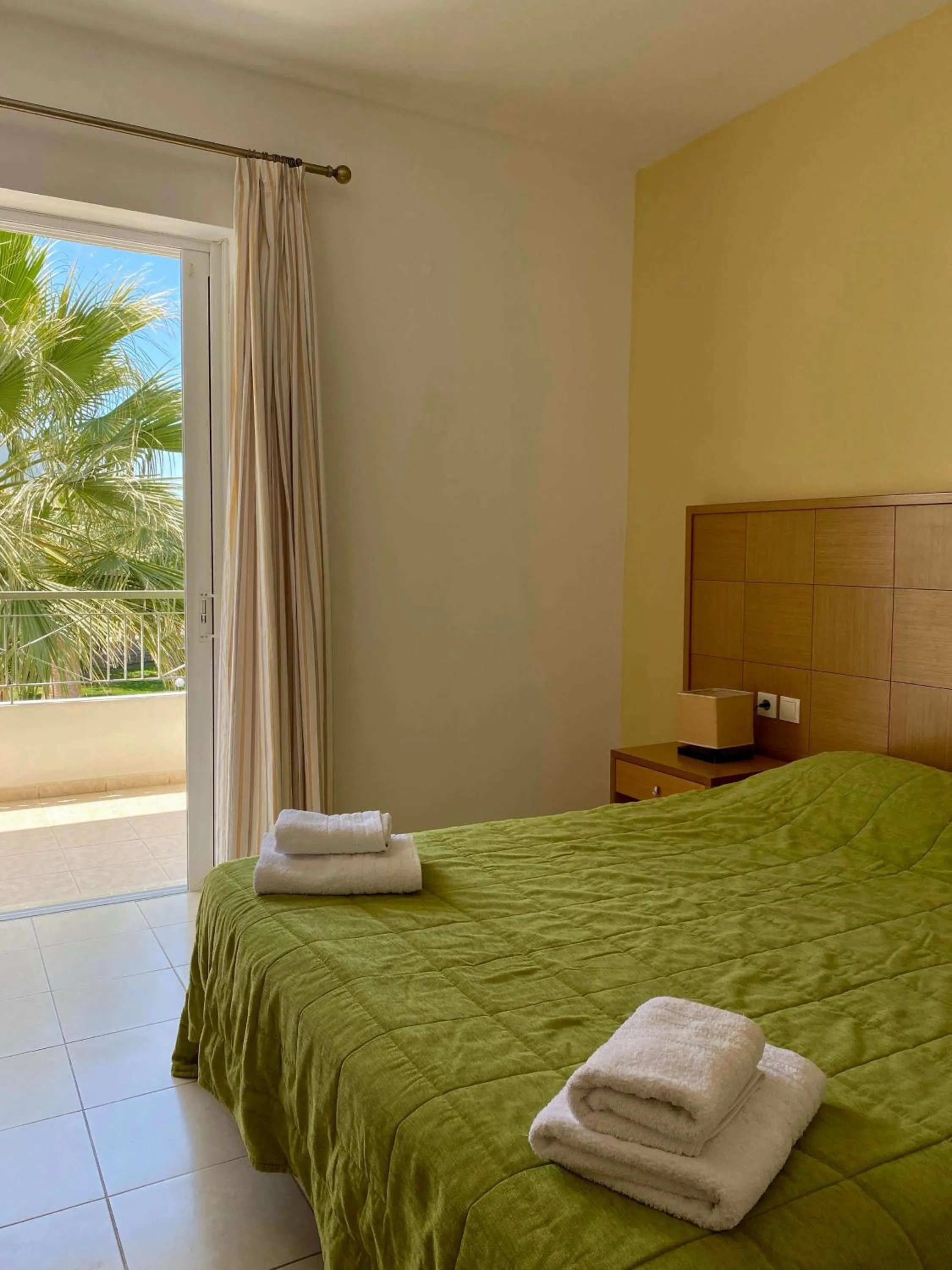 Photo of the whole room, Bed in Manolis Apartments plakias