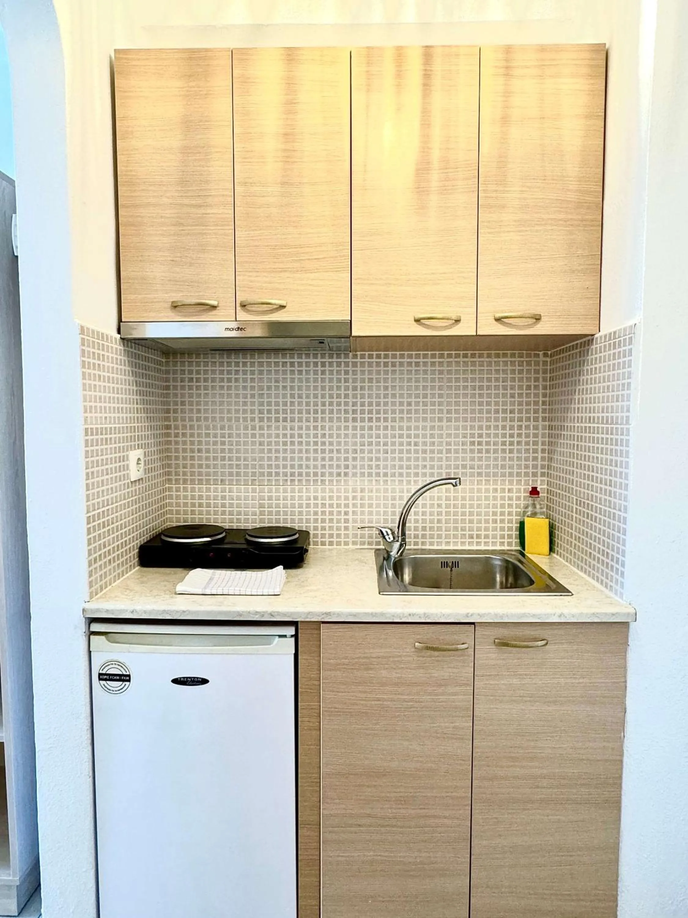 kitchen in Manolis Apartments plakias