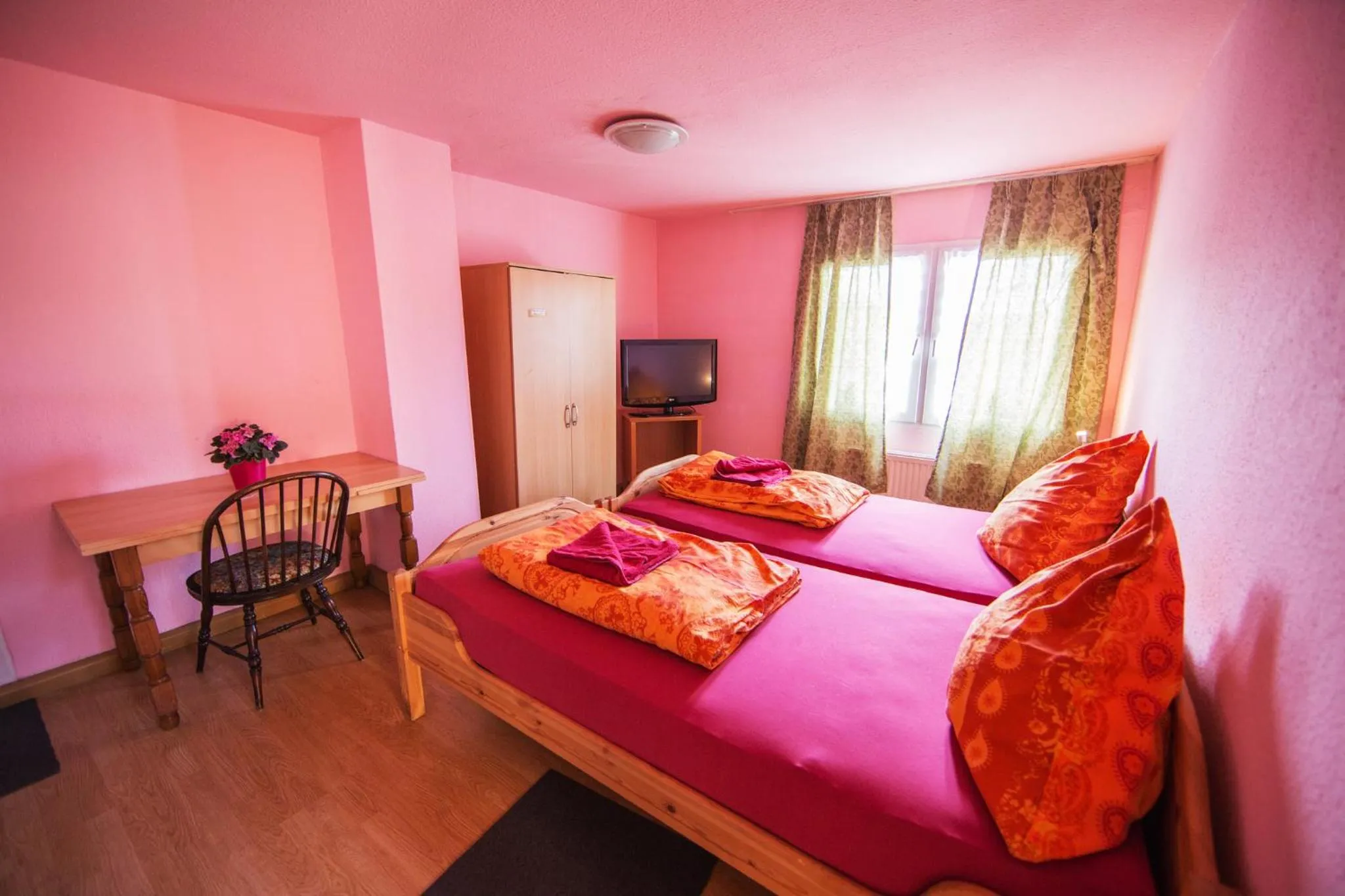 Photo of the whole room, Bed in Hotel Schwan