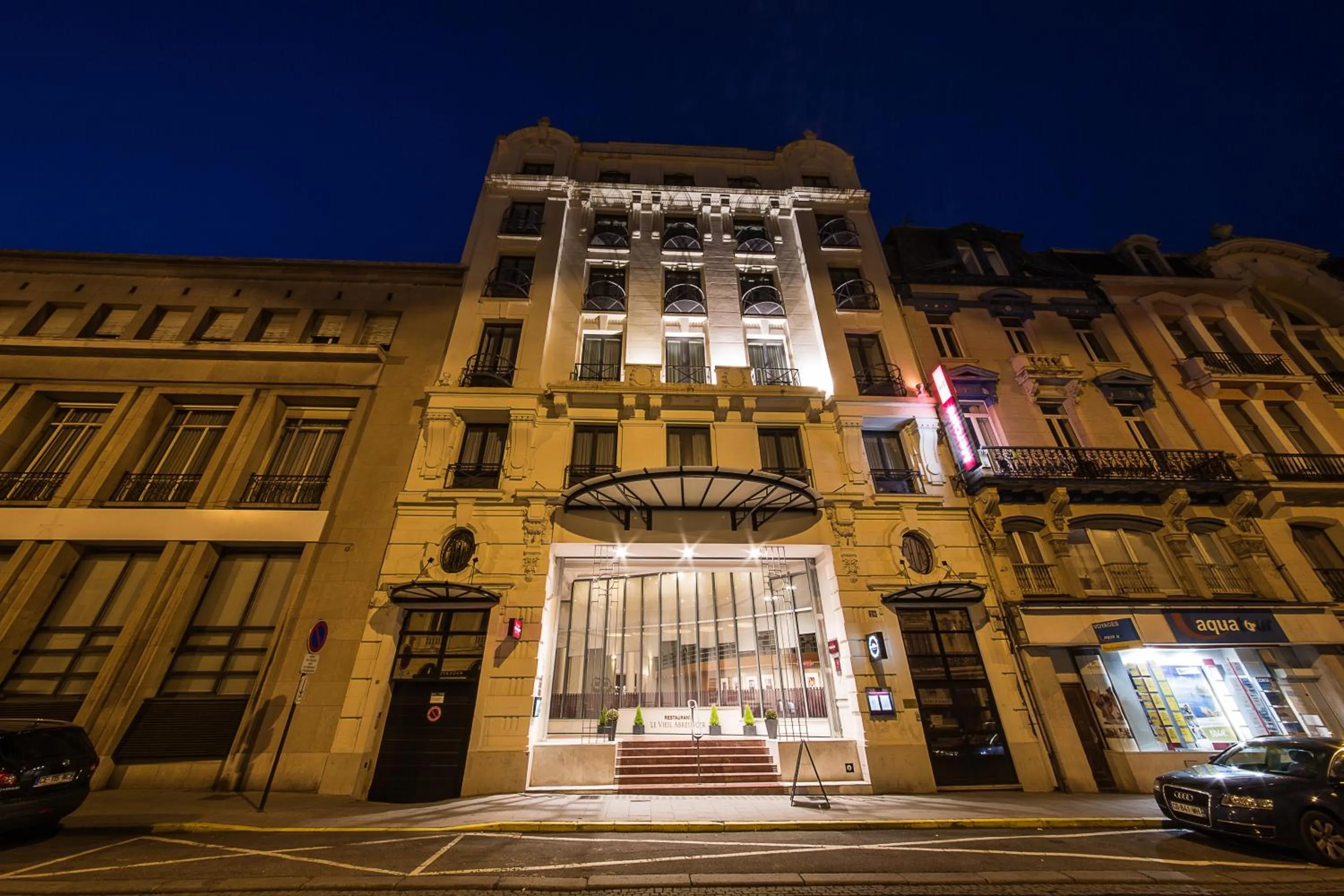 Facade/entrance in Mercure Lille Roubaix Grand Hôtel