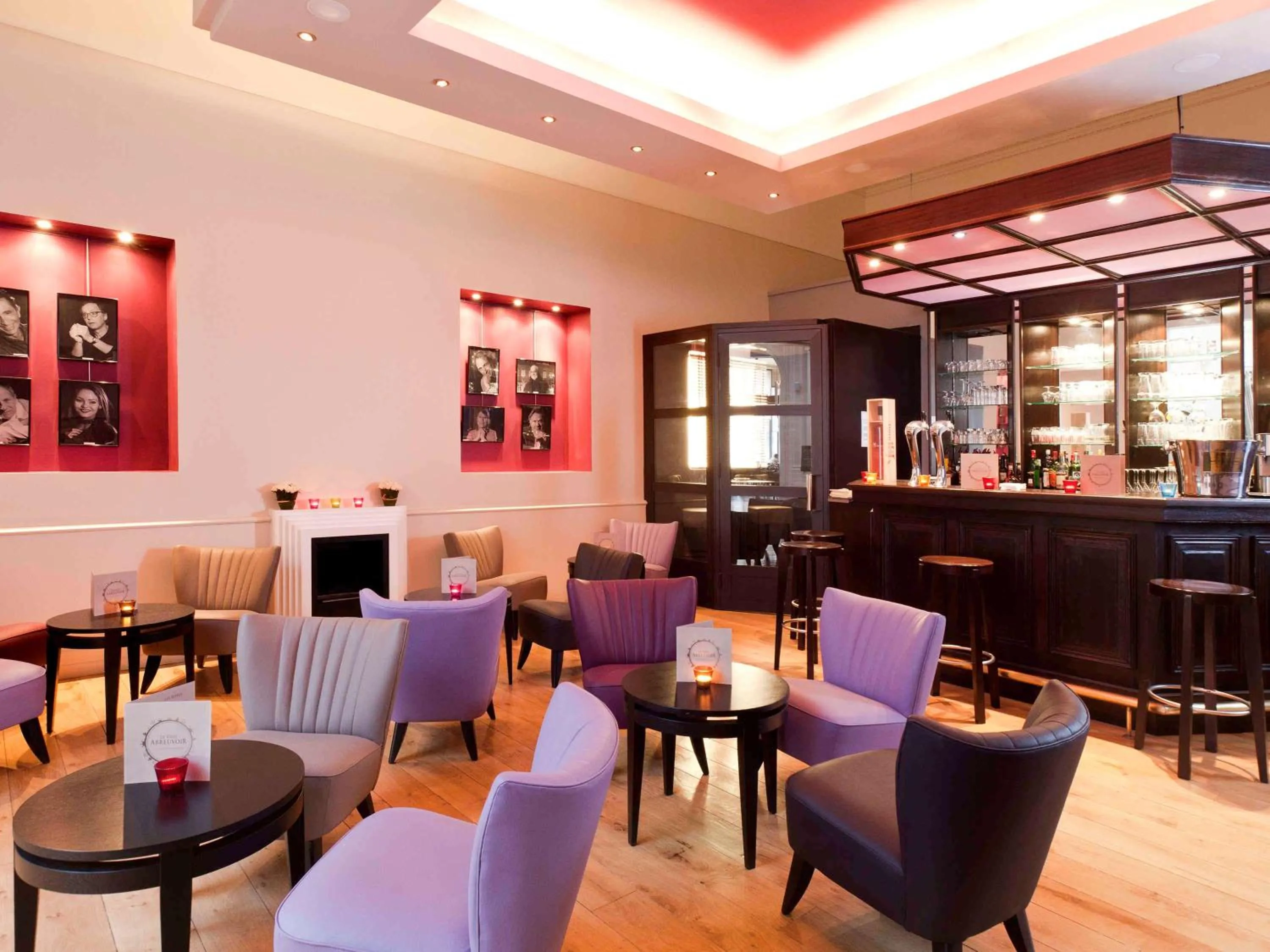 Lounge or bar in Mercure Lille Roubaix Grand Hôtel
