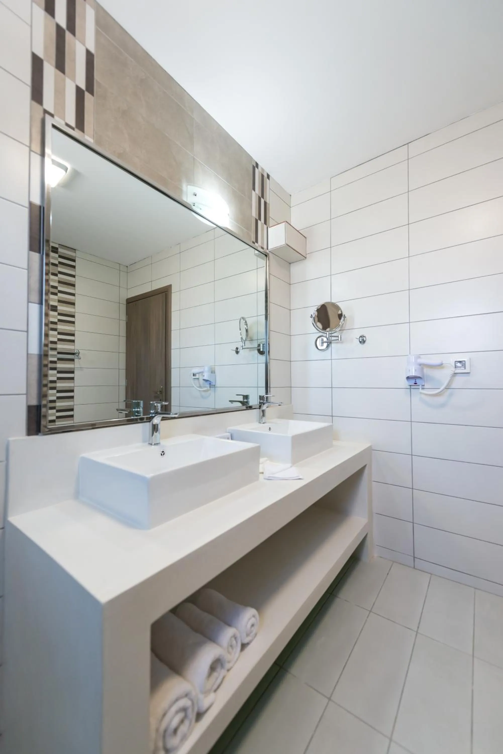 Spring in Sea View Village