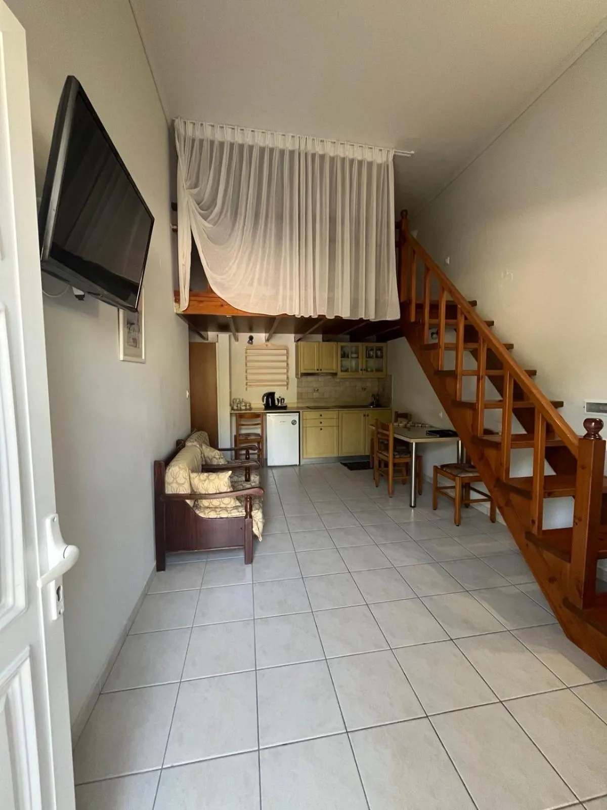 Vlycha Beach Apartments