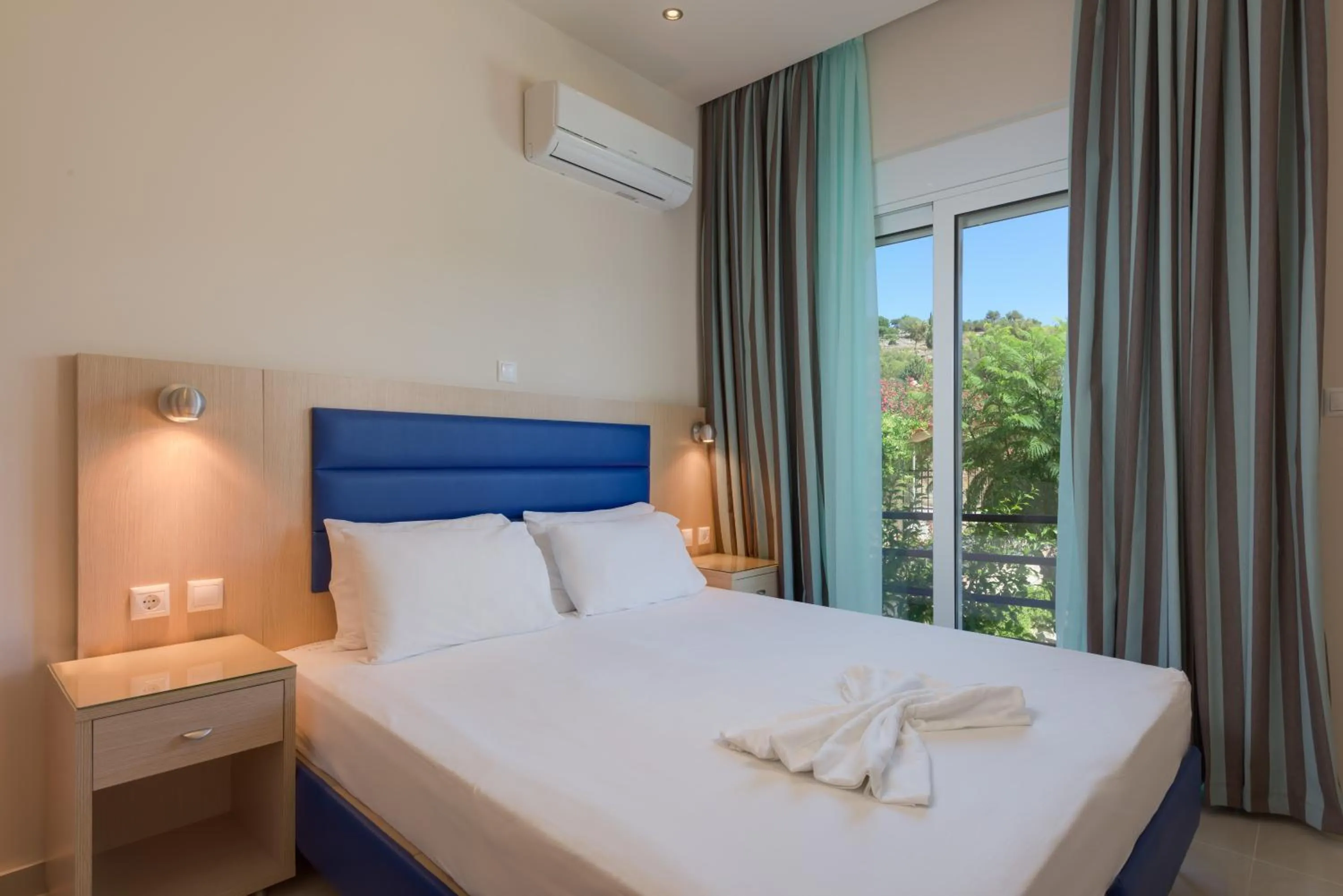 Vlycha Beach Apartments