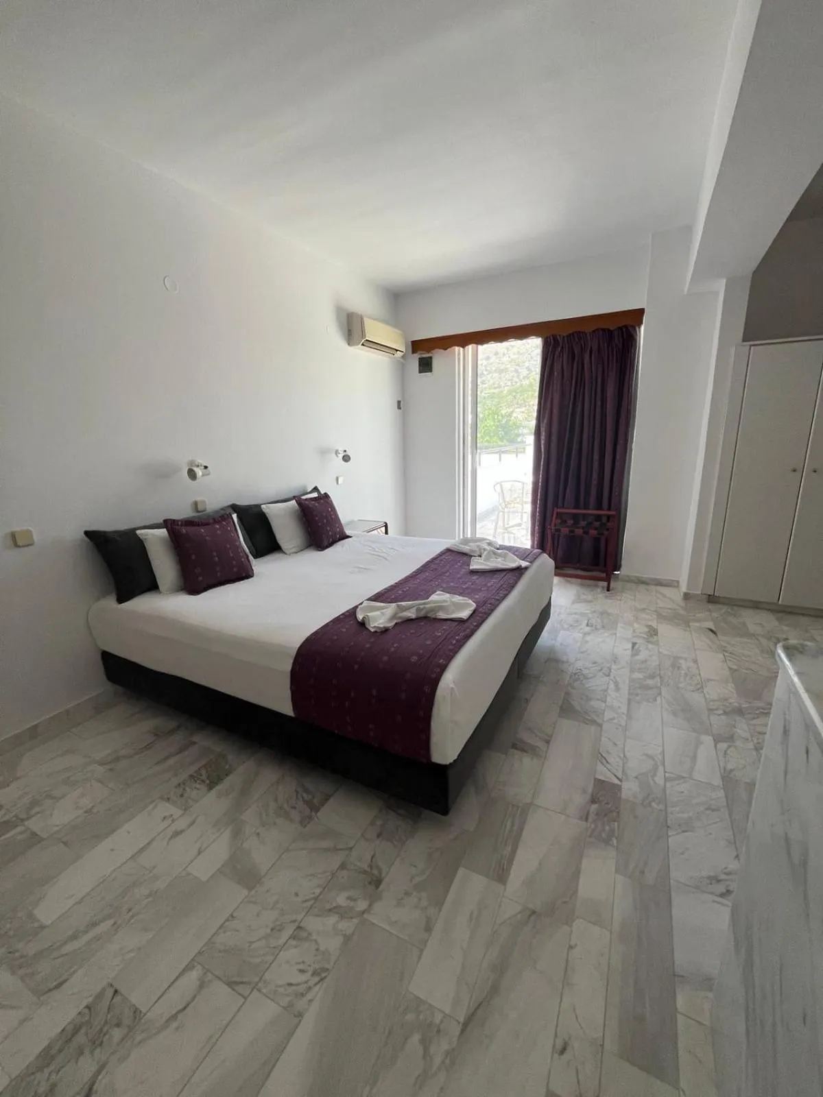 Vlycha Beach Apartments