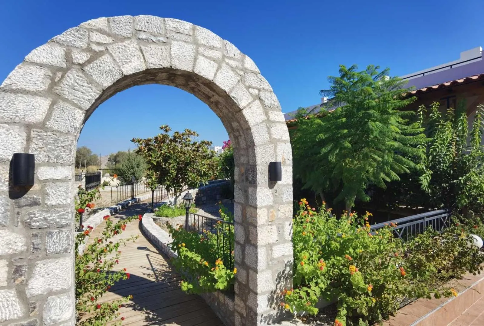Facade/entrance in Vlycha Beach Apartments