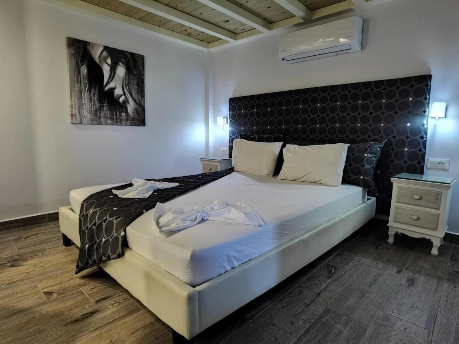 Vlycha Beach Apartments