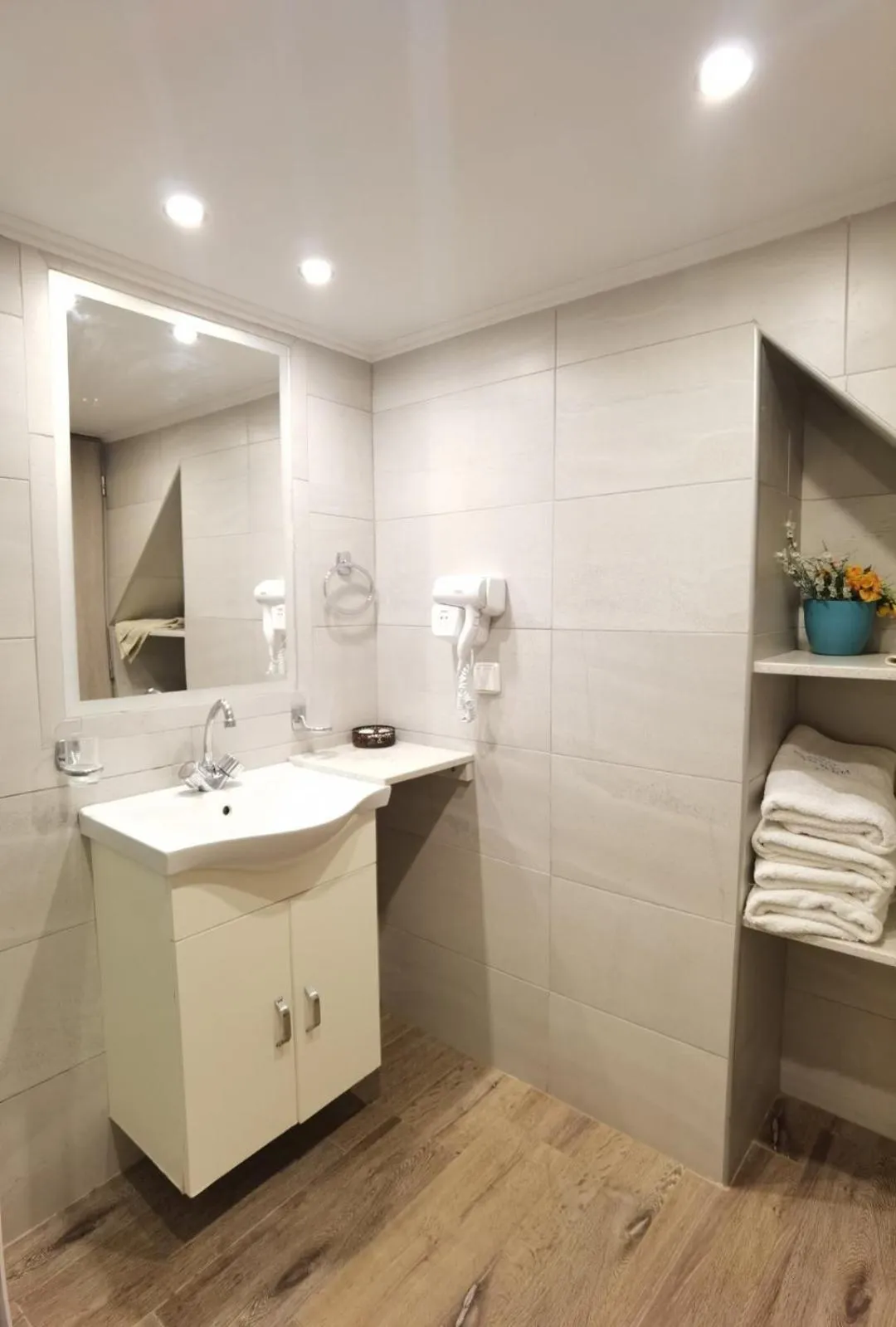 Vlycha Beach Apartments