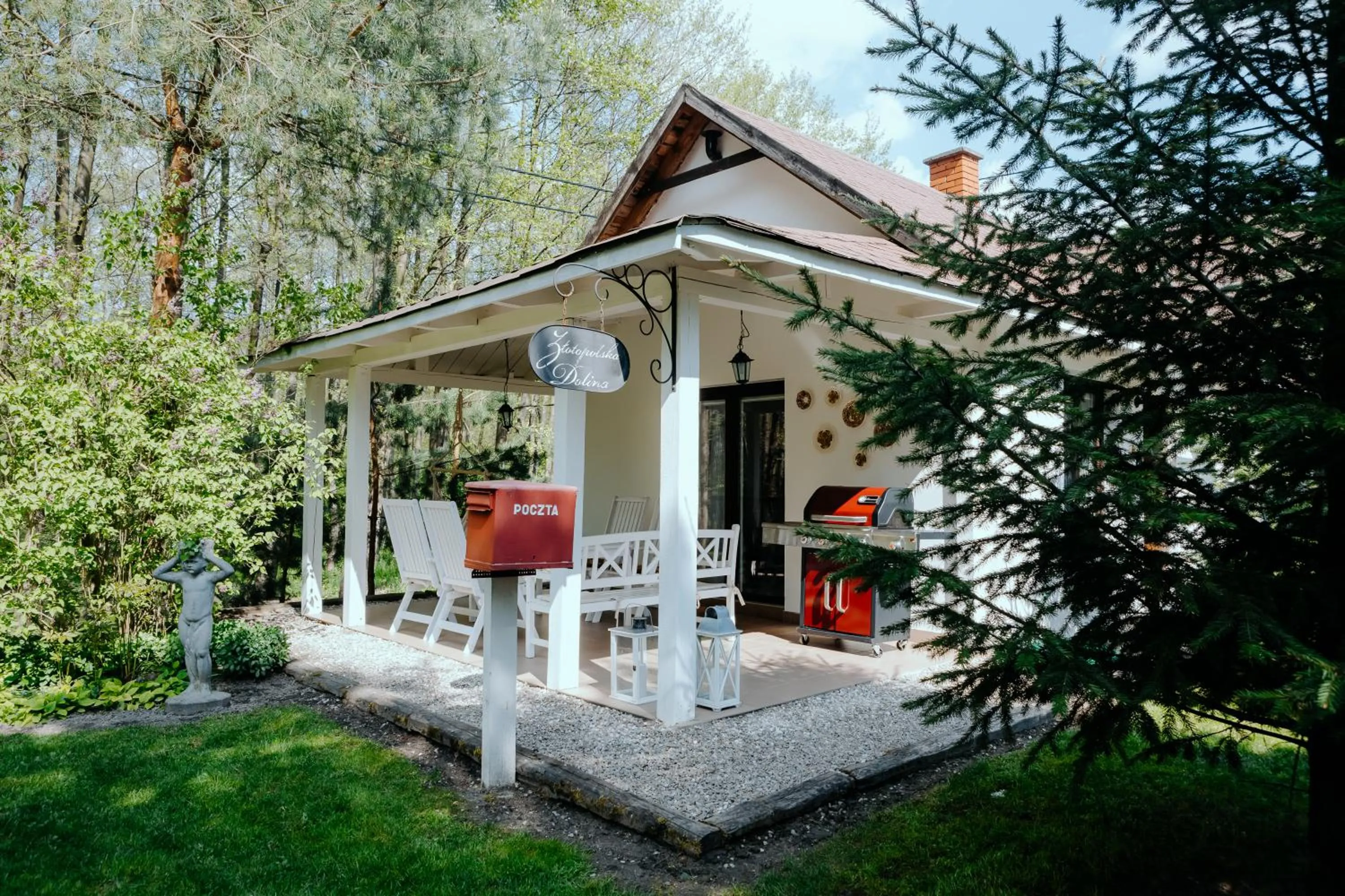 Property building in Dwór Złotopolska Dolina Mansion House