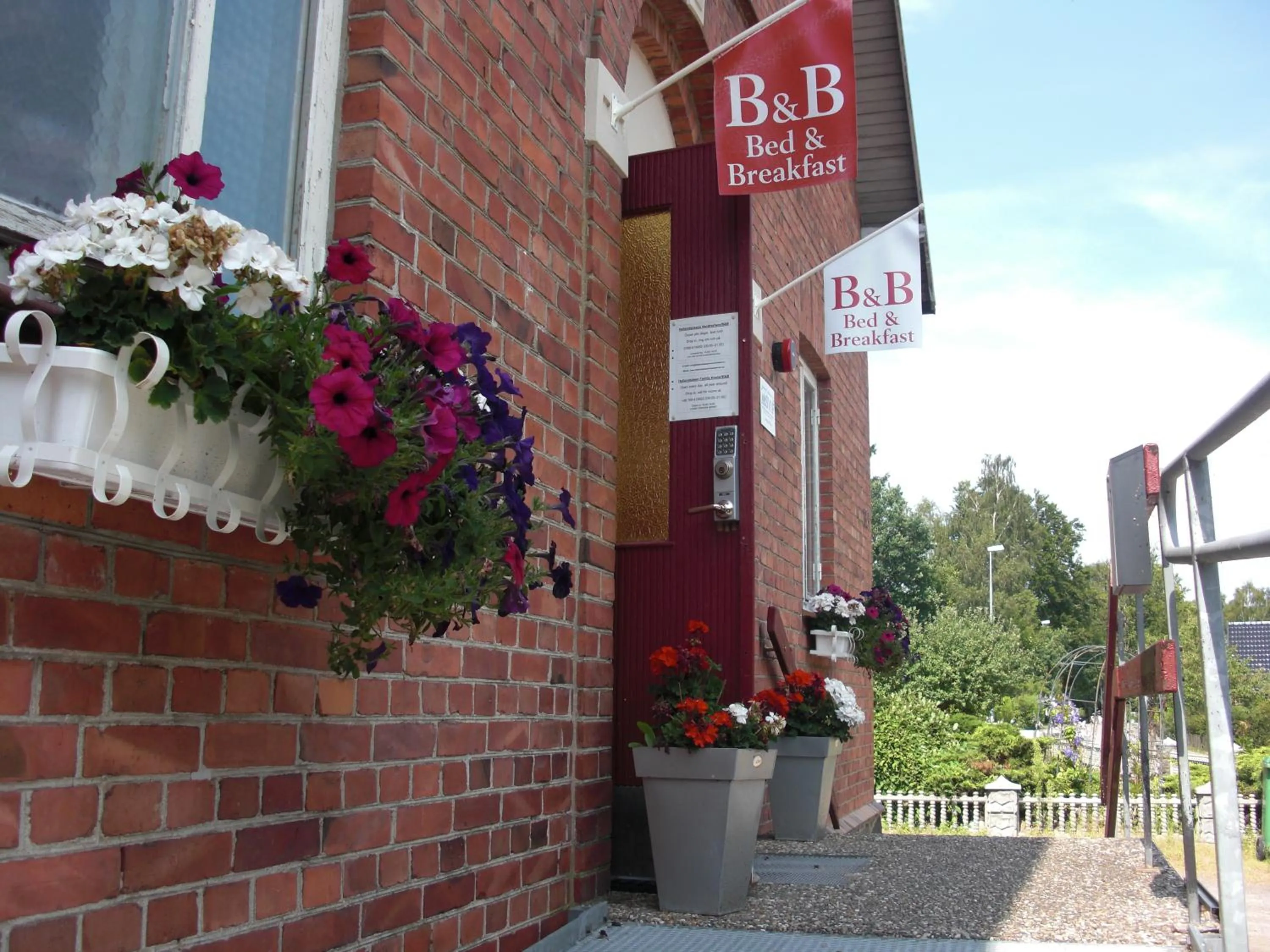 Facade/entrance in Hallandsåsen Hostel