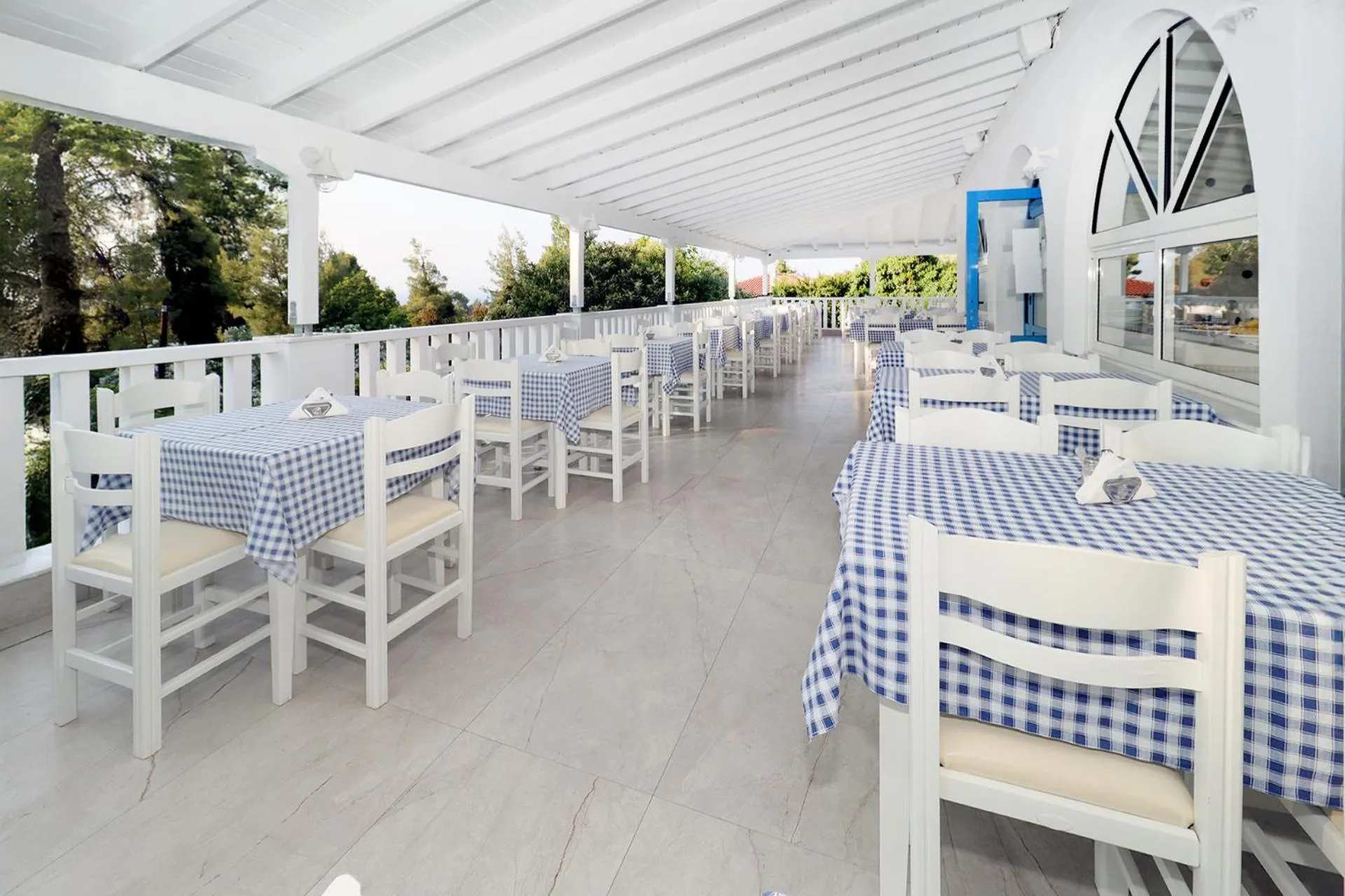 Restaurant/places to eat in Theo Bungalows Boutique Hotel