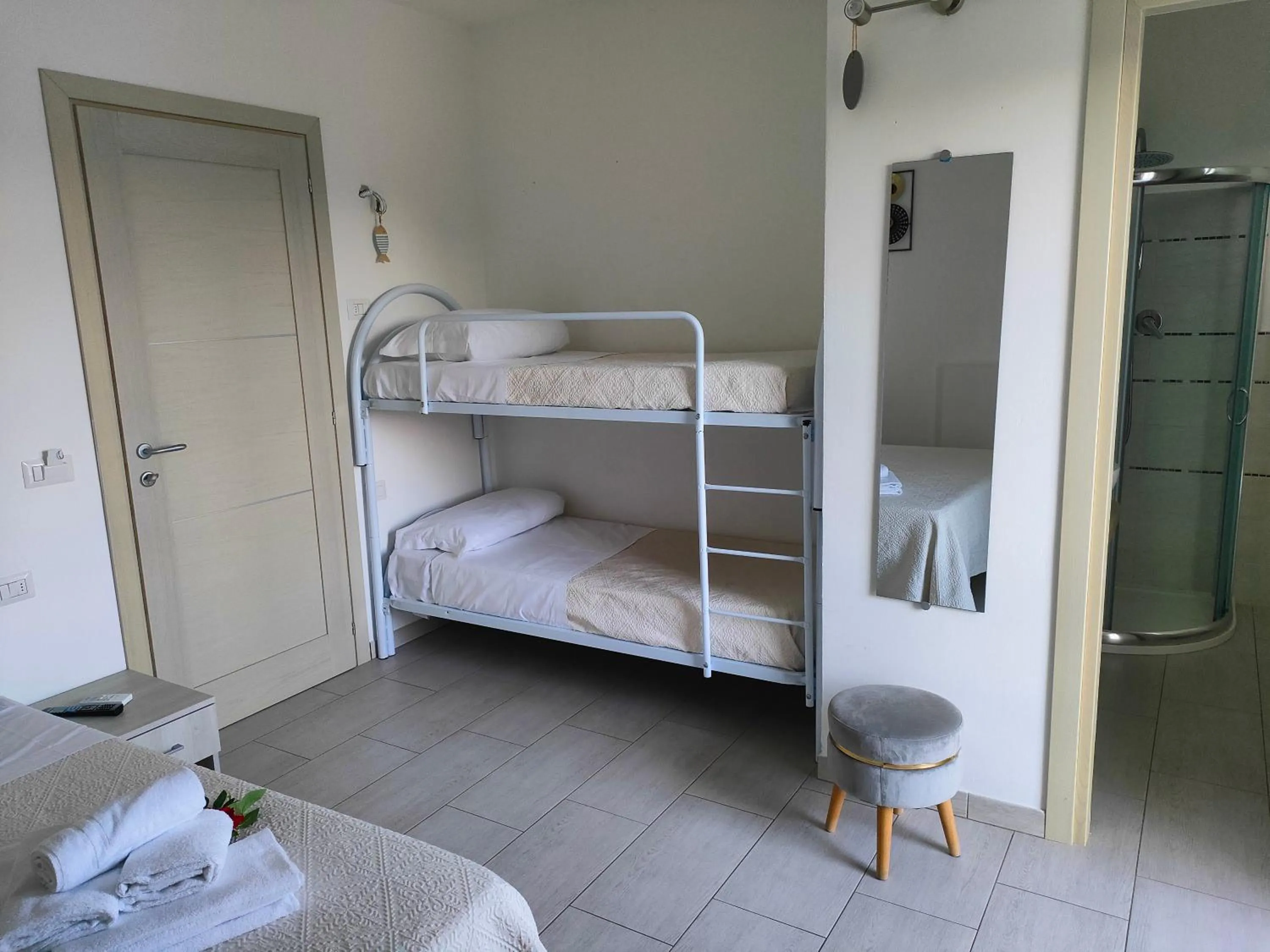 Shower, Bed in Al Mare da Francesca