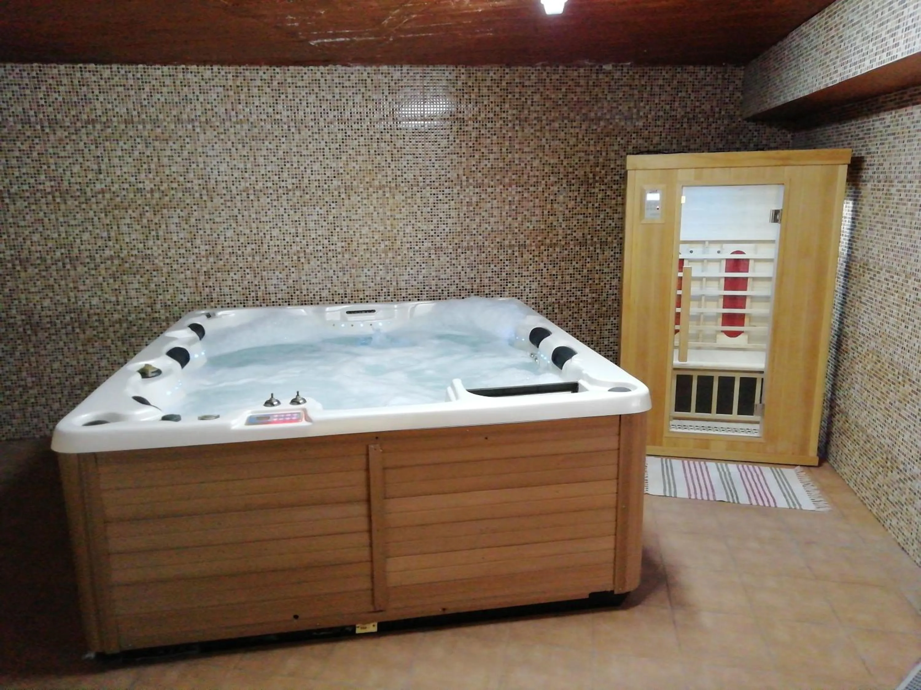Hot Tub in TarmarPlace
