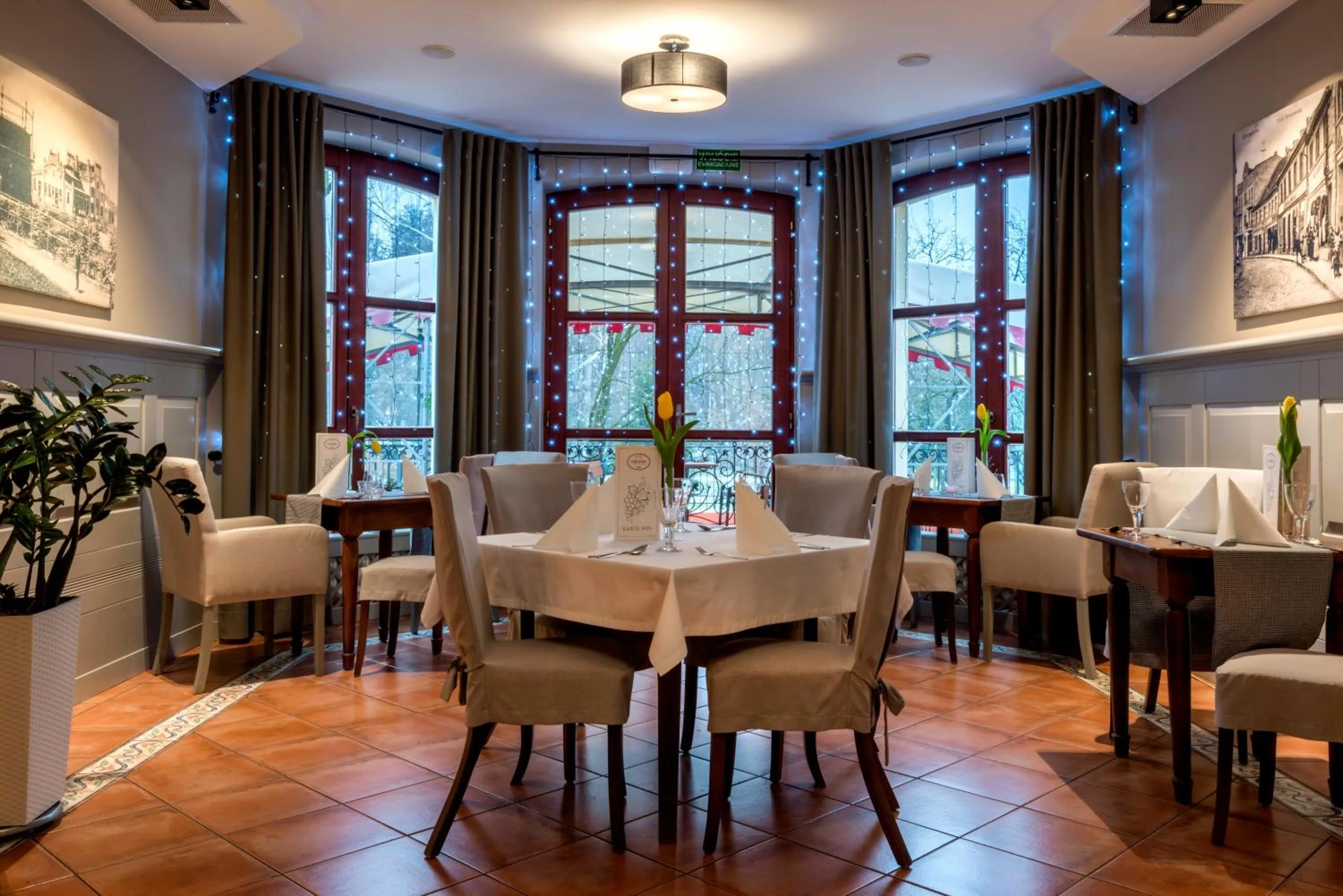 Dining area in Dworek 1885