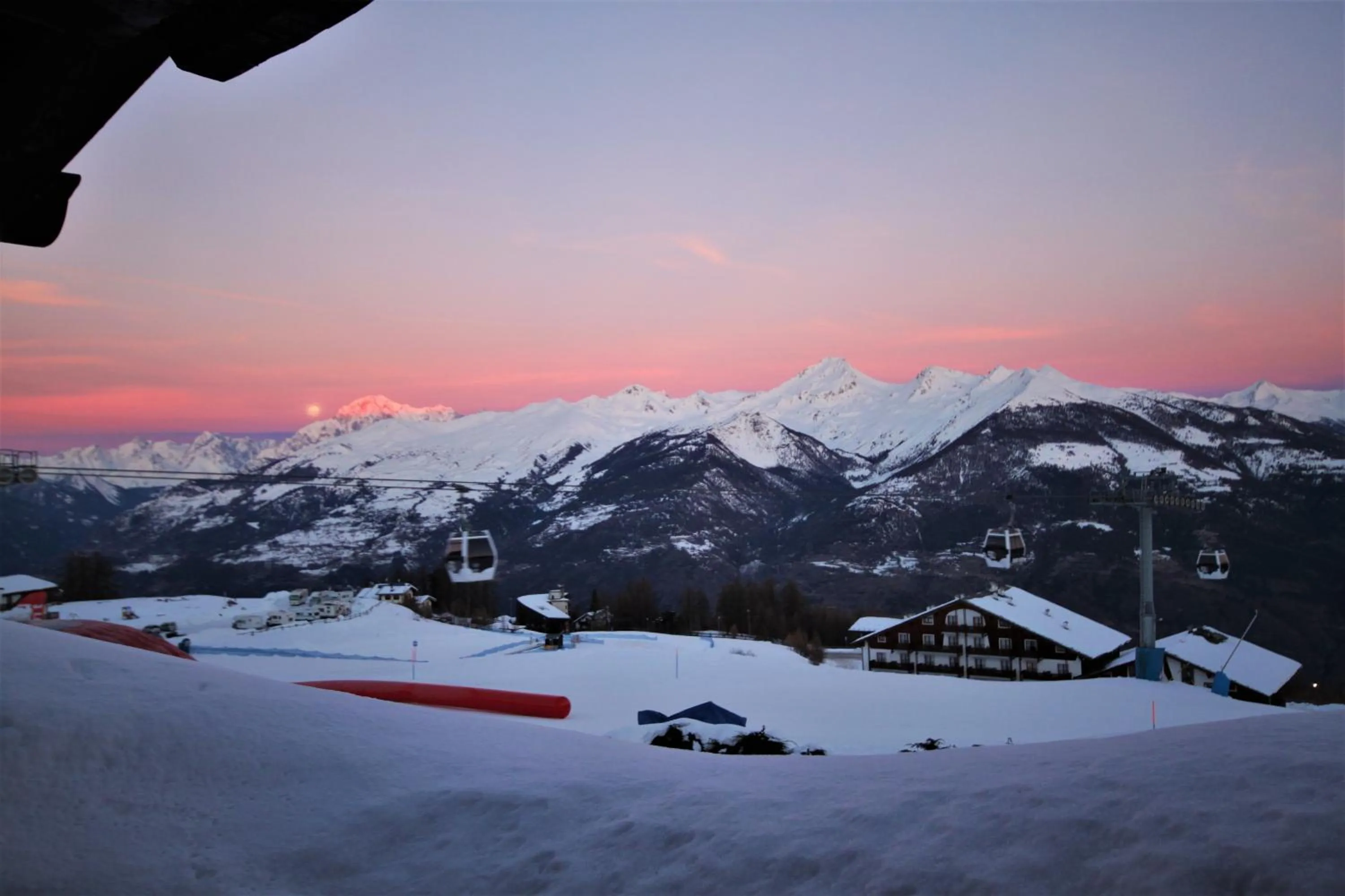 Nearby landmark in Etoile De Neige