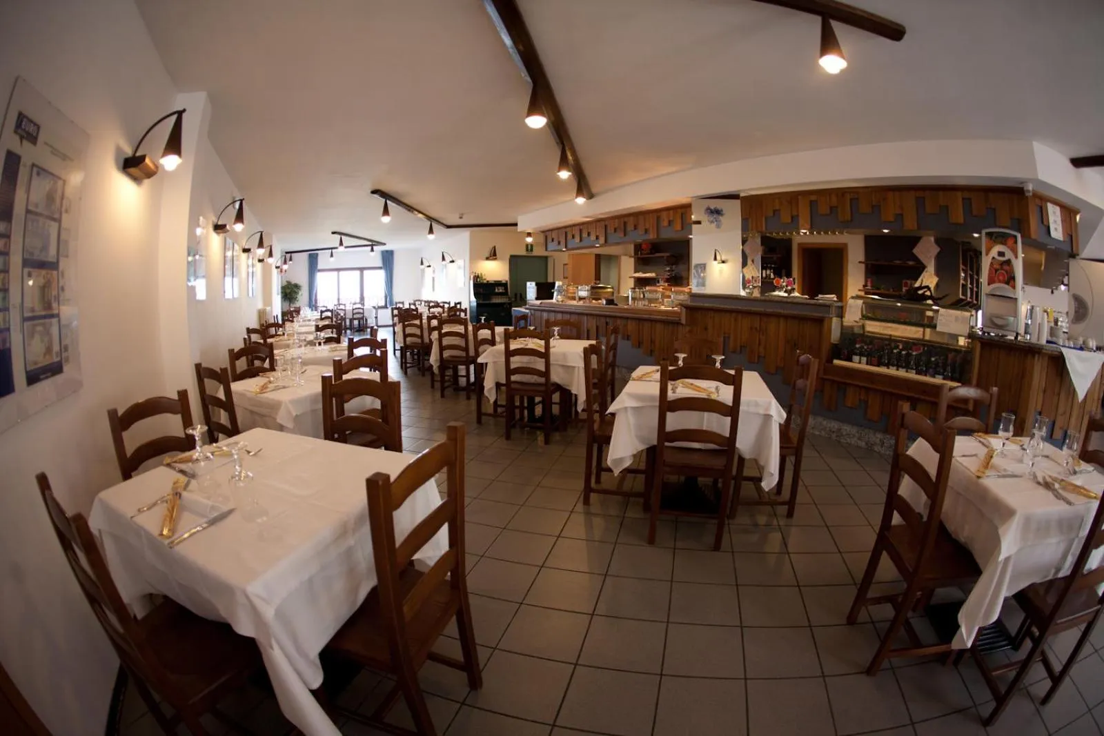 Restaurant/places to eat in Etoile De Neige