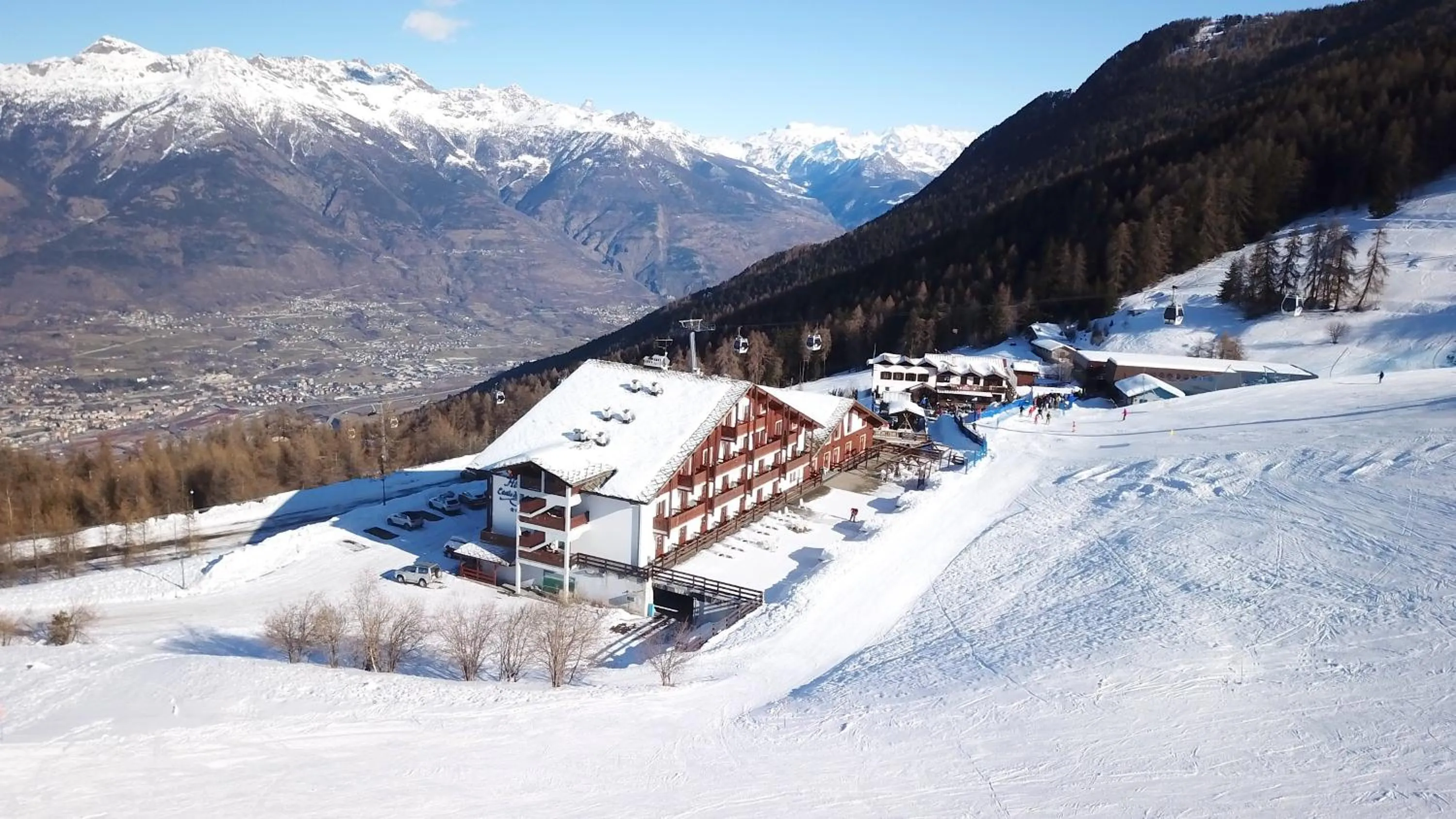 Property building in Etoile De Neige