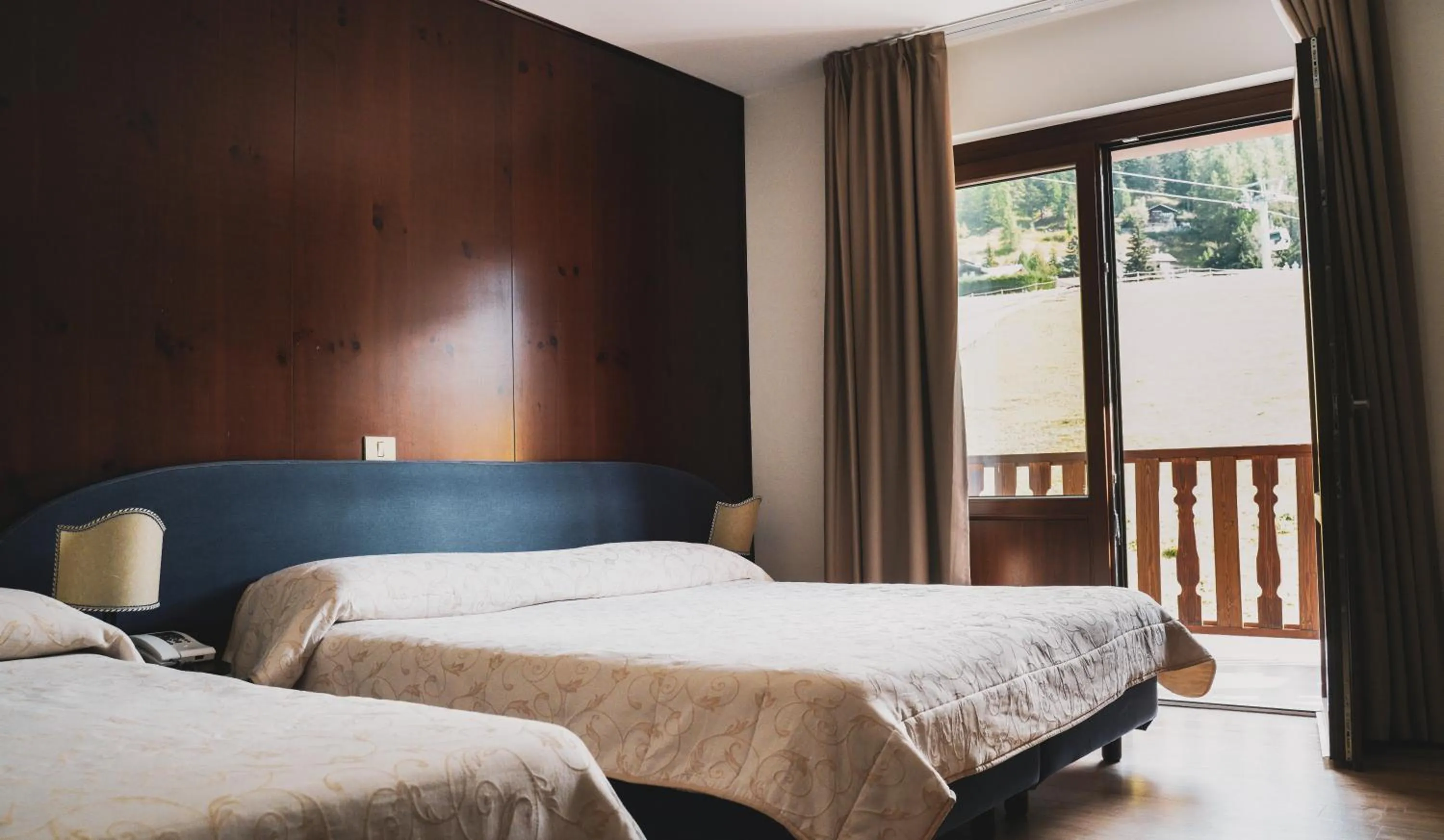 Bedroom, Bed in Etoile De Neige