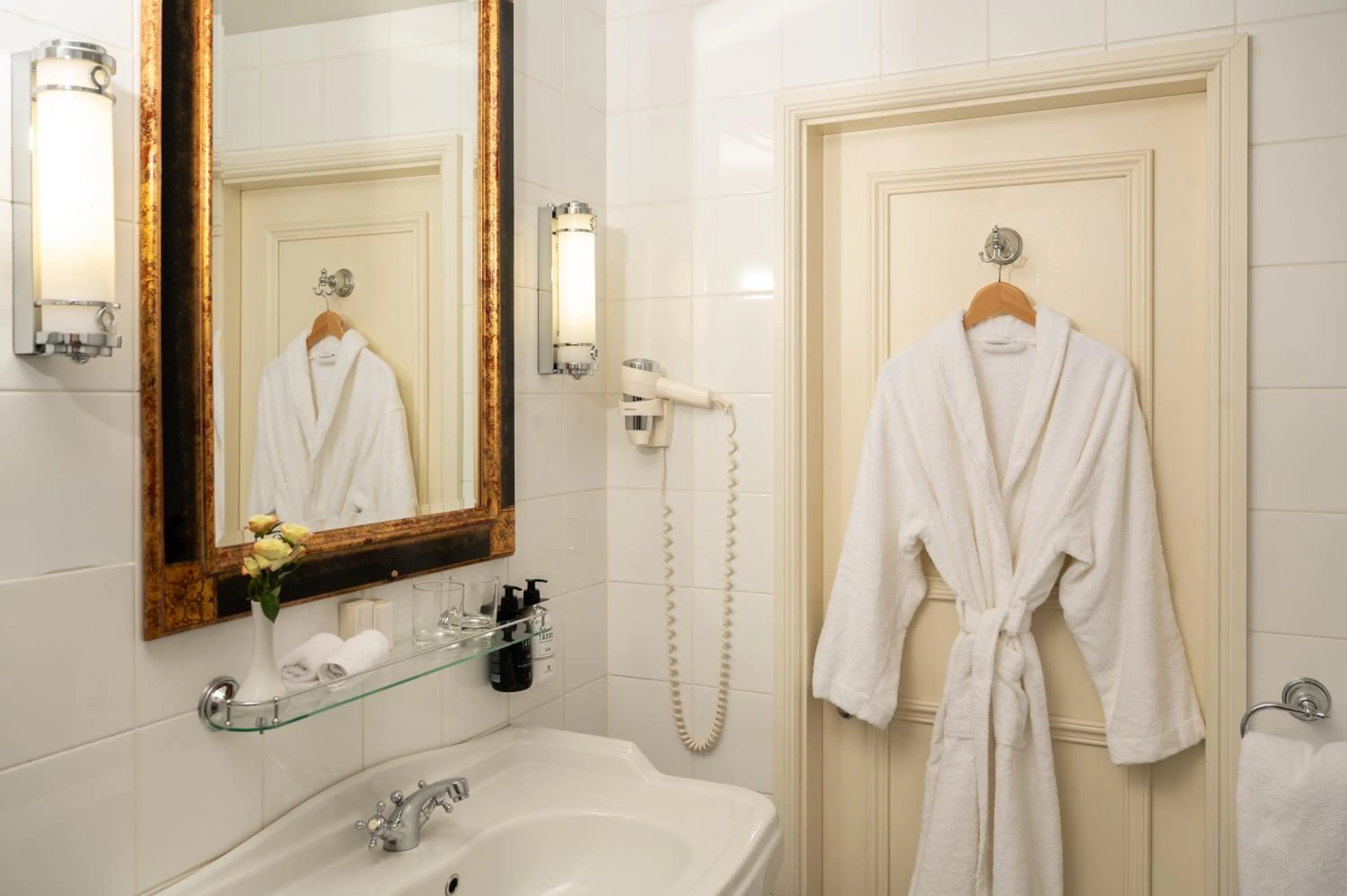 Bathroom in Grand Palace Hotel - Small Luxury Hotels of the World