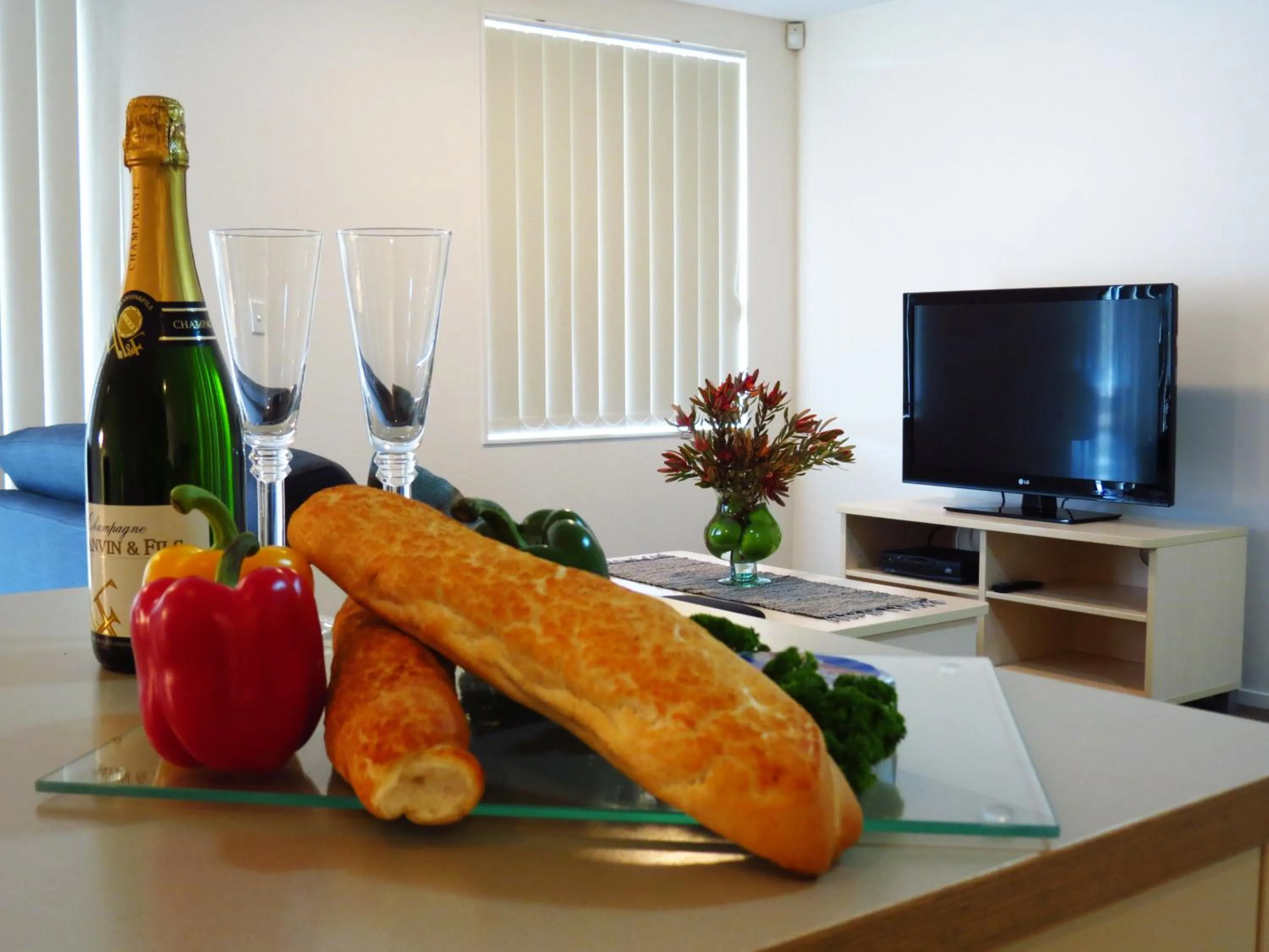 Food in Nesuto Newhaven