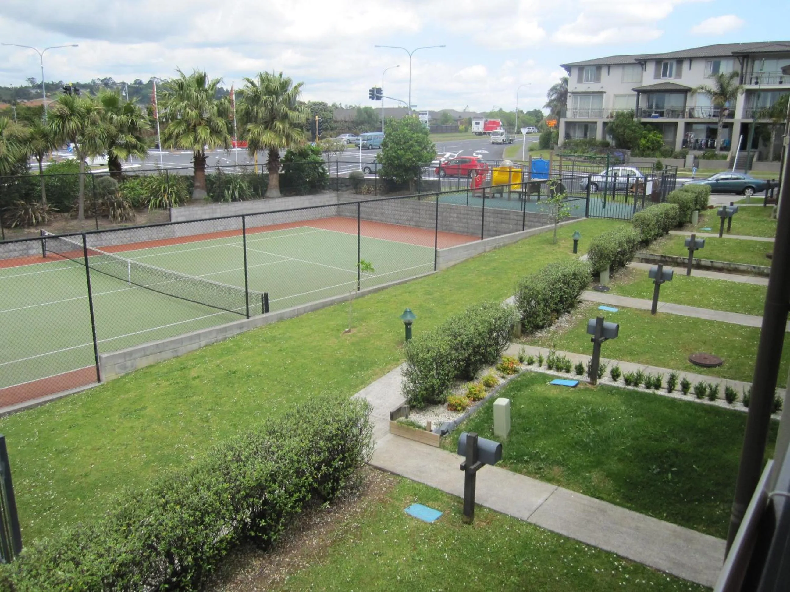 Tennis court in Nesuto Newhaven