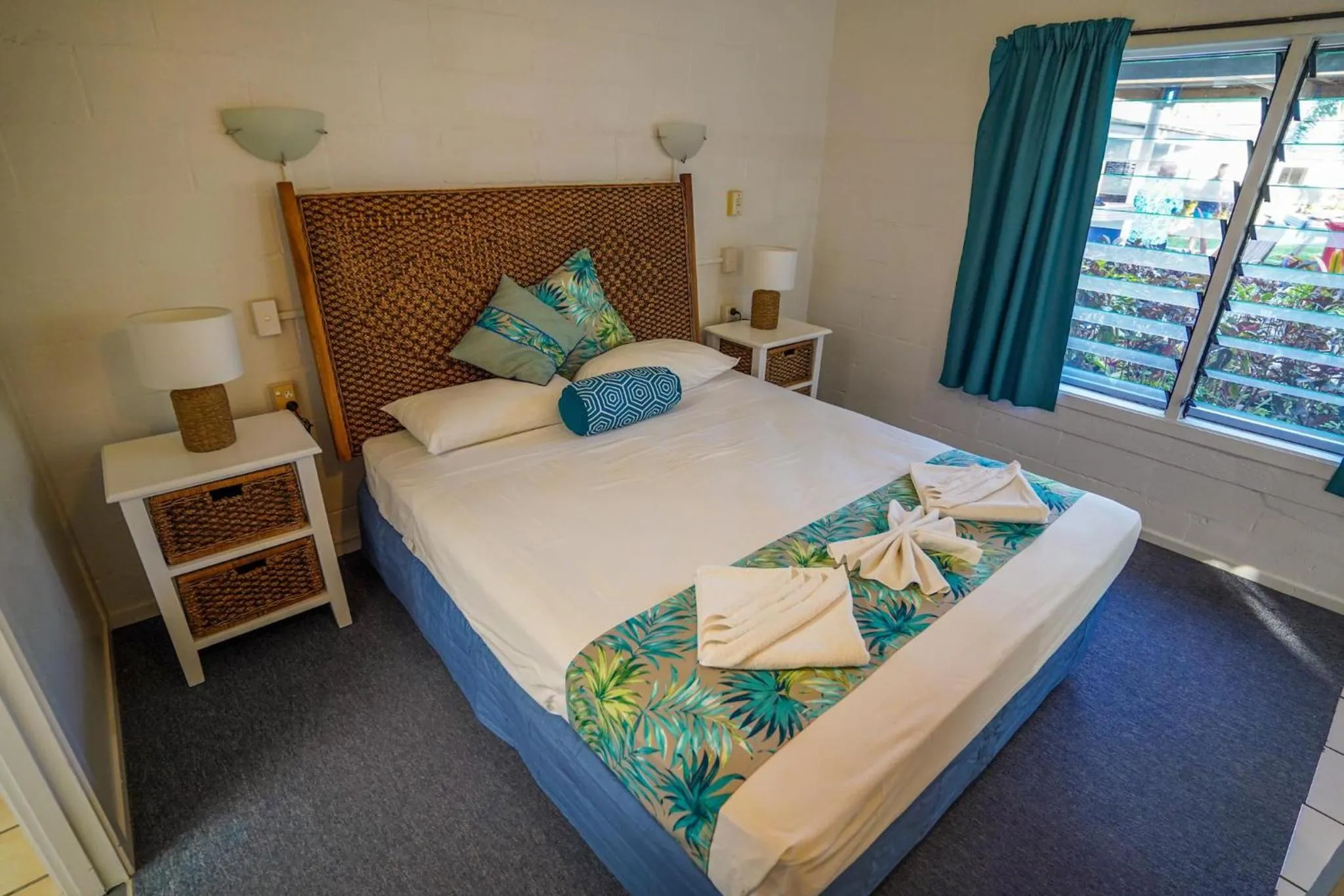 Bedroom, Bed in The Black Pearl Beachside Apartments