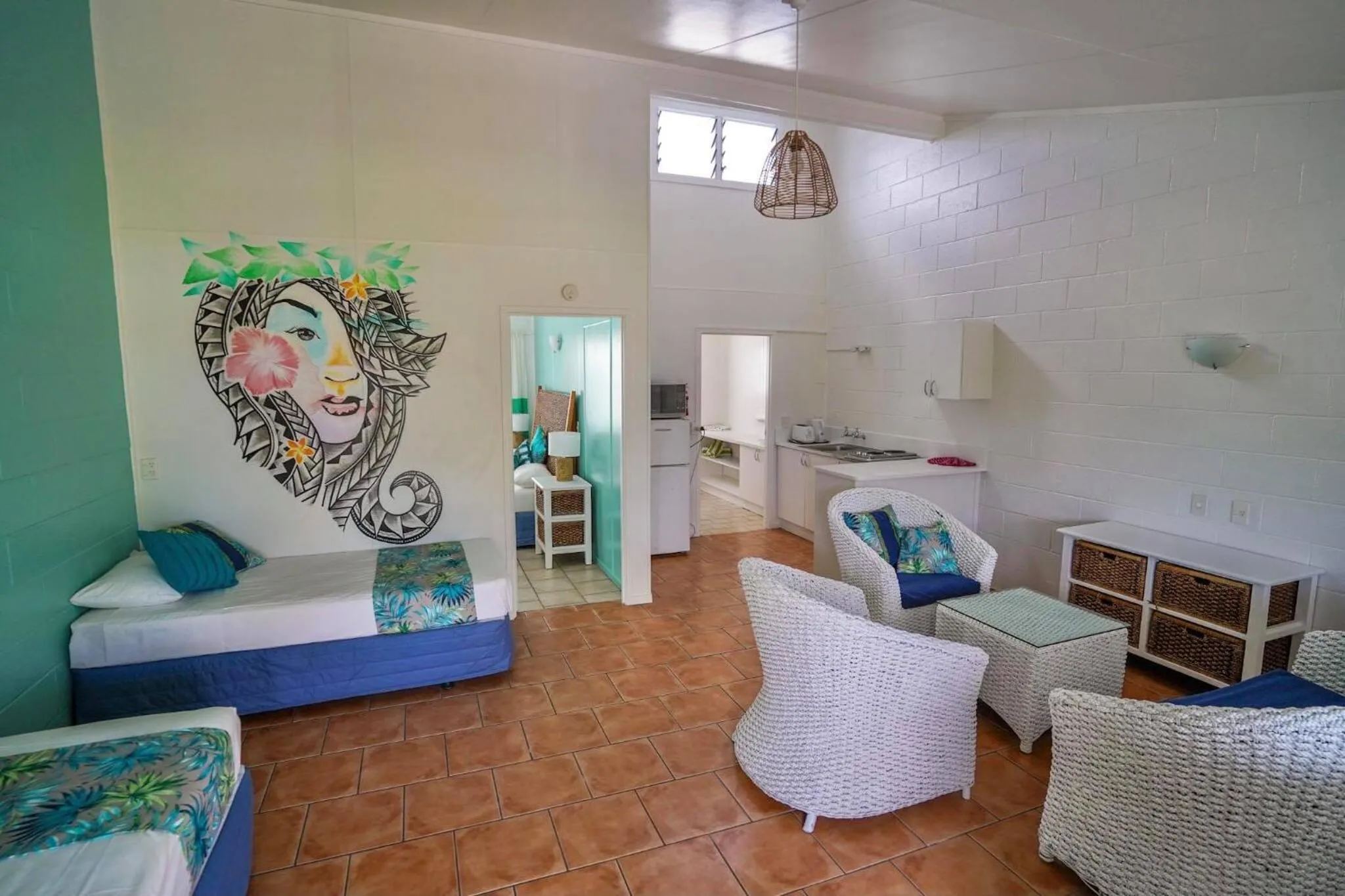 Kitchen or kitchenette in The Black Pearl Beachside Apartments