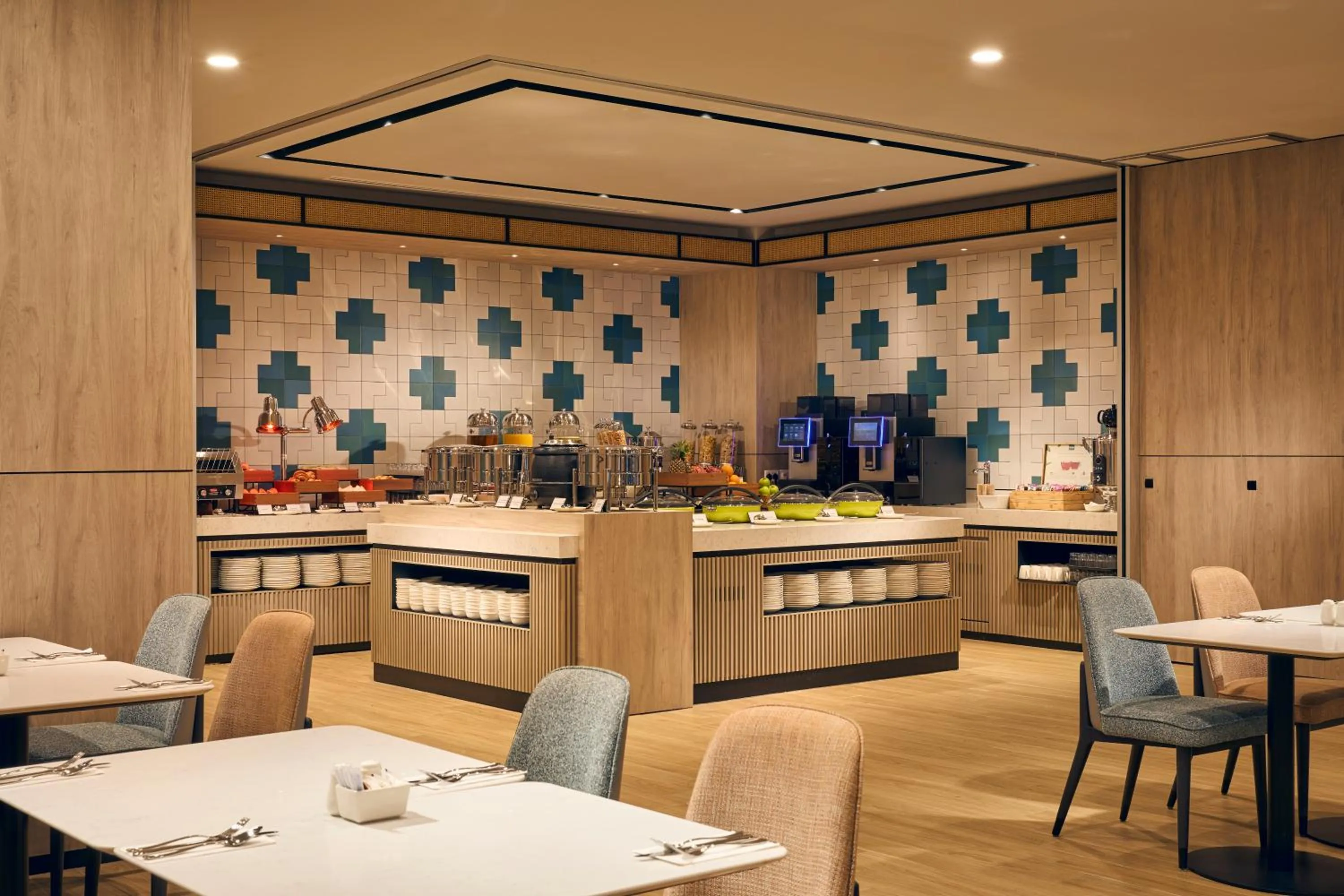 Breakfast in Holiday Inn Express & Suites Singapore Novena by IHG