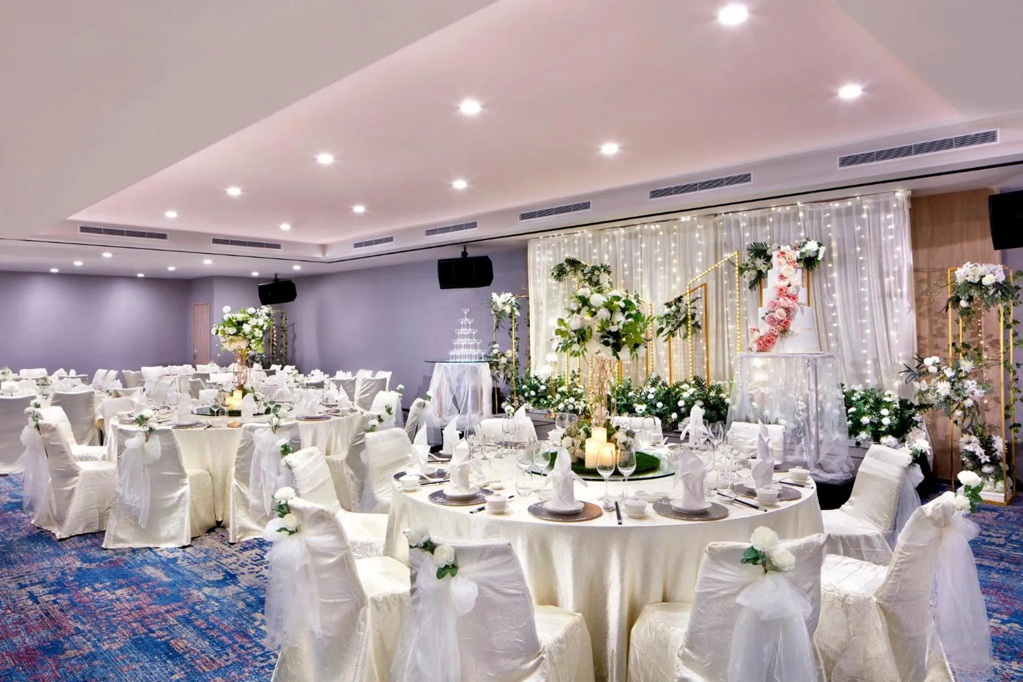 Meeting/conference room in Holiday Inn Express & Suites Singapore Novena by IHG