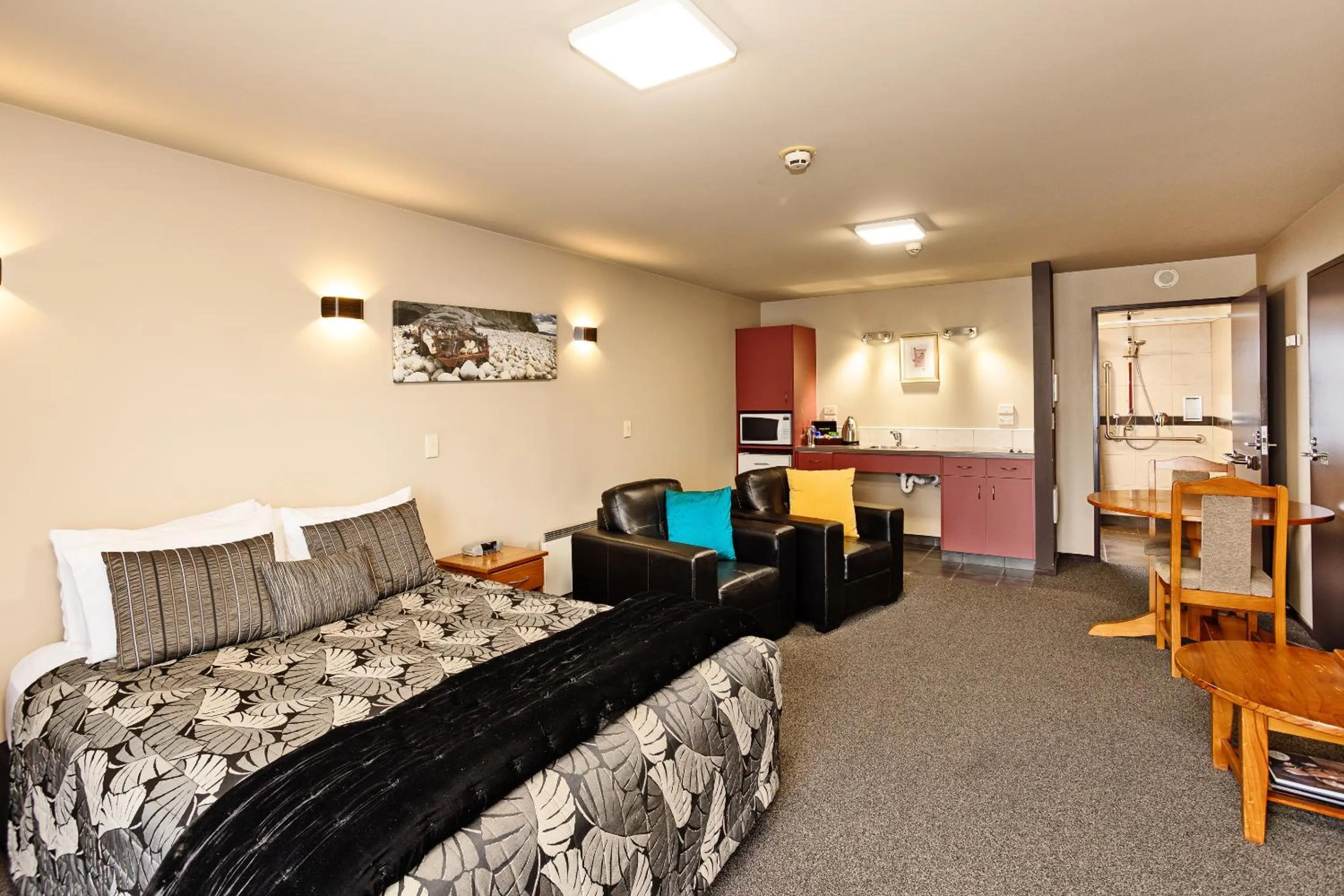 Bed in Balmoral Lodge Motel