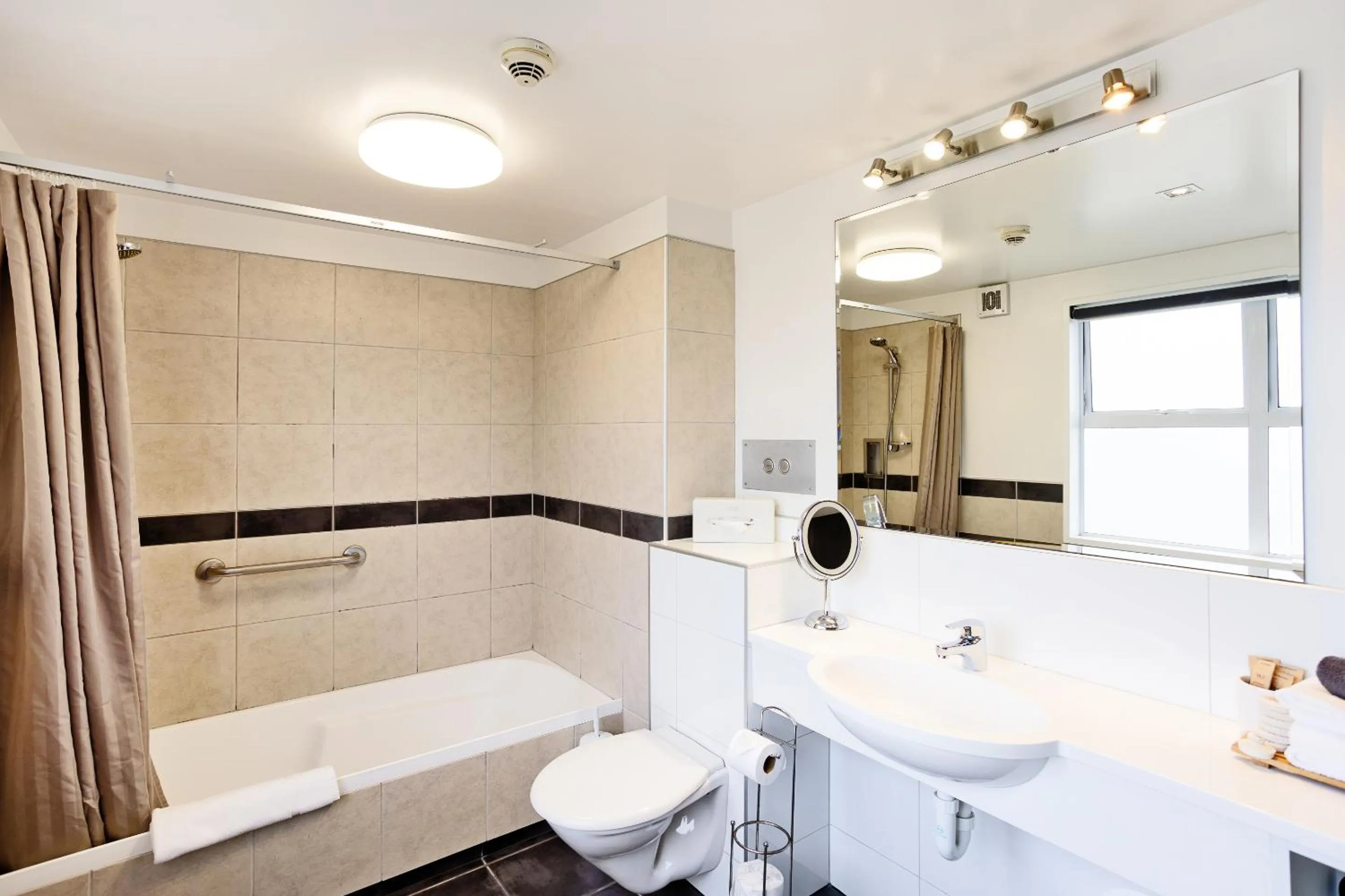 Balmoral Lodge Motel