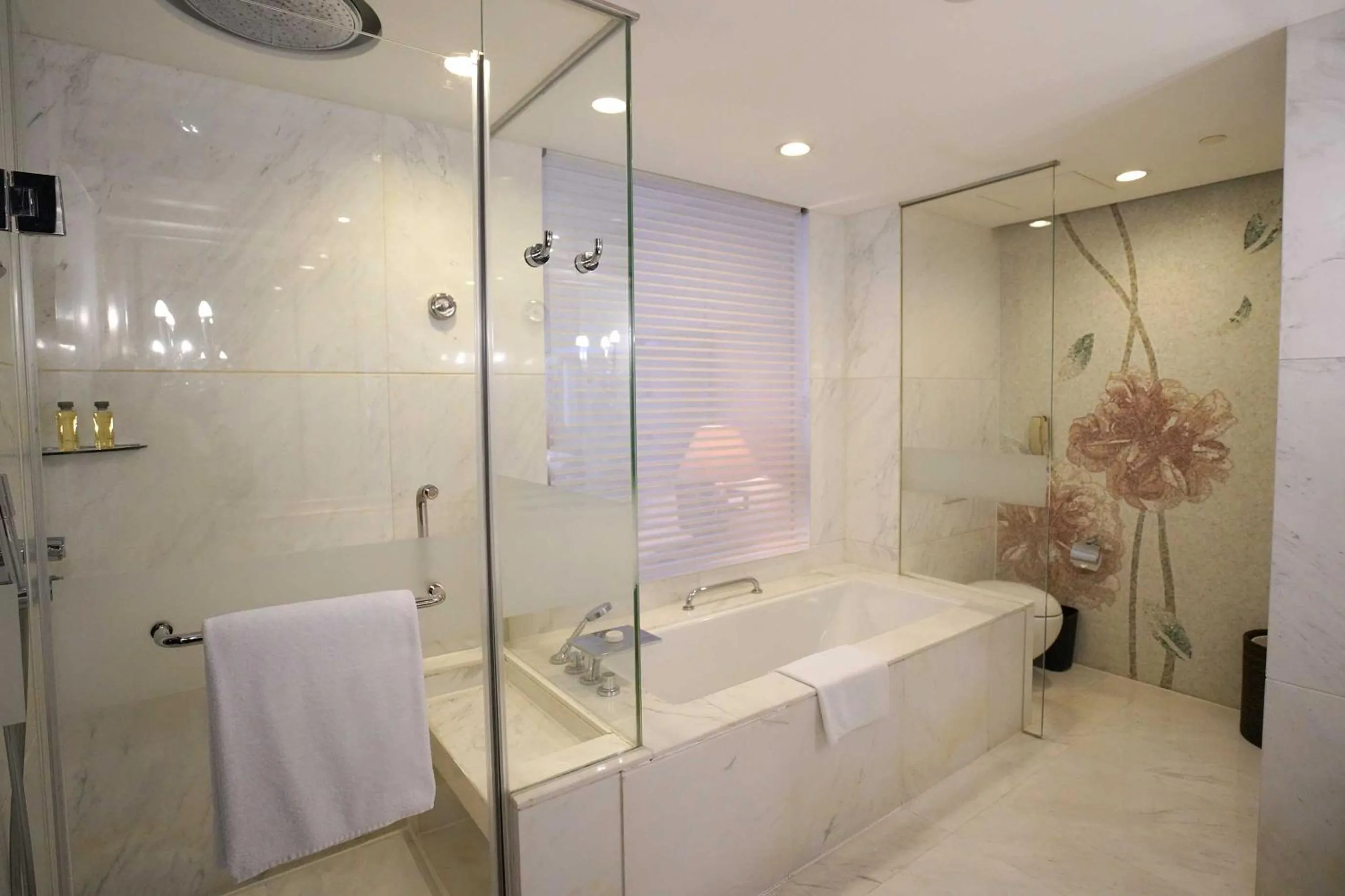 Bathroom in InterContinental Dalian by IHG