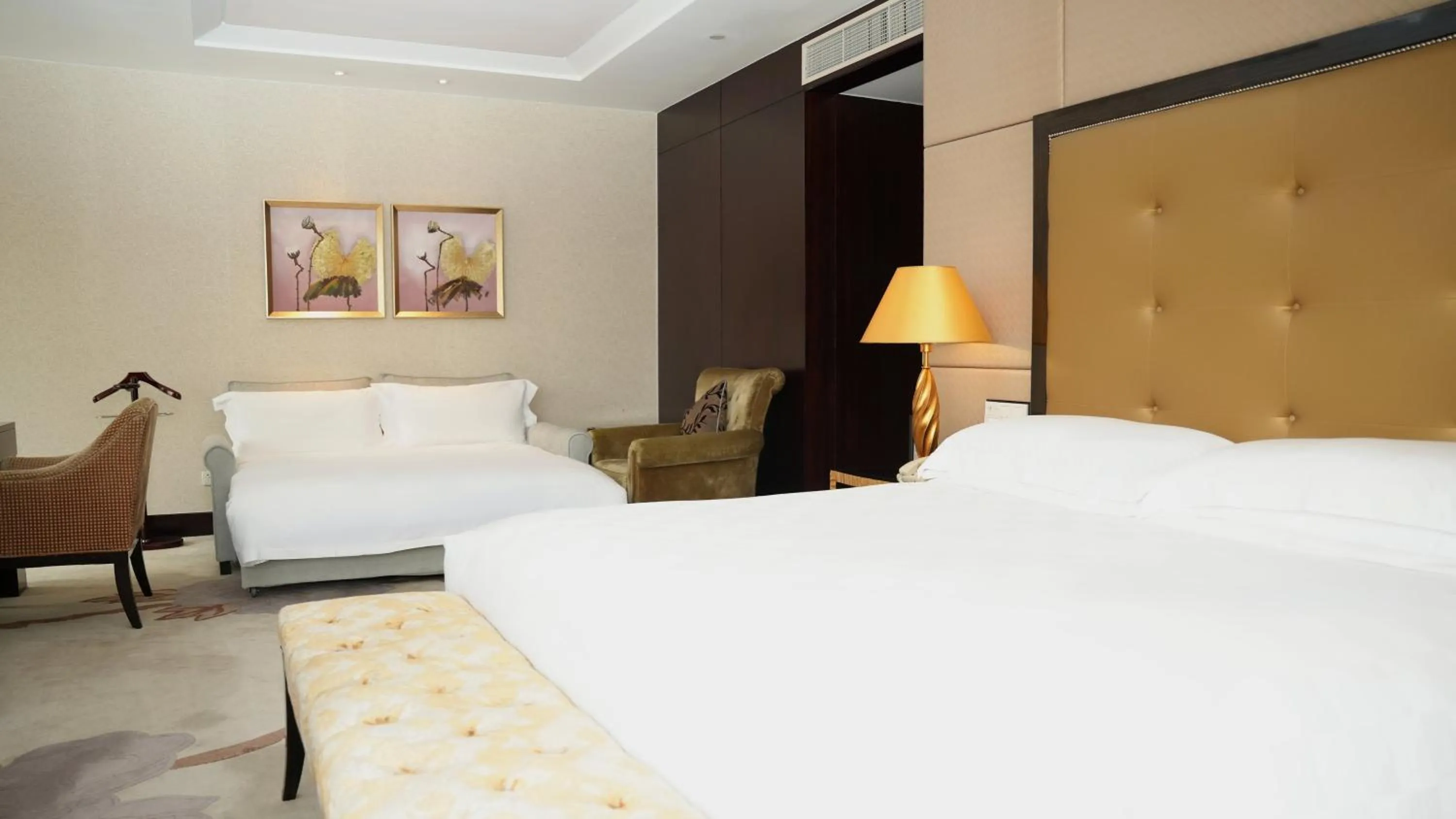 Photo of the whole room, Bed in InterContinental Dalian by IHG