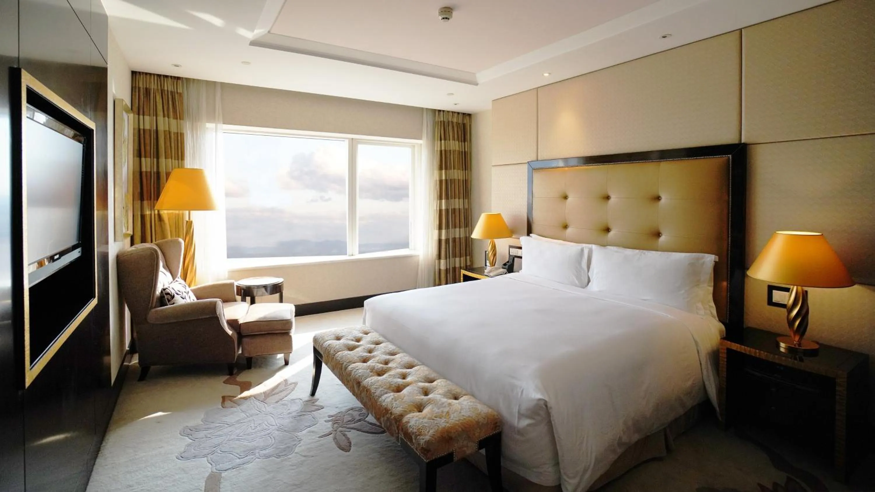 Photo of the whole room, Bed in InterContinental Dalian by IHG