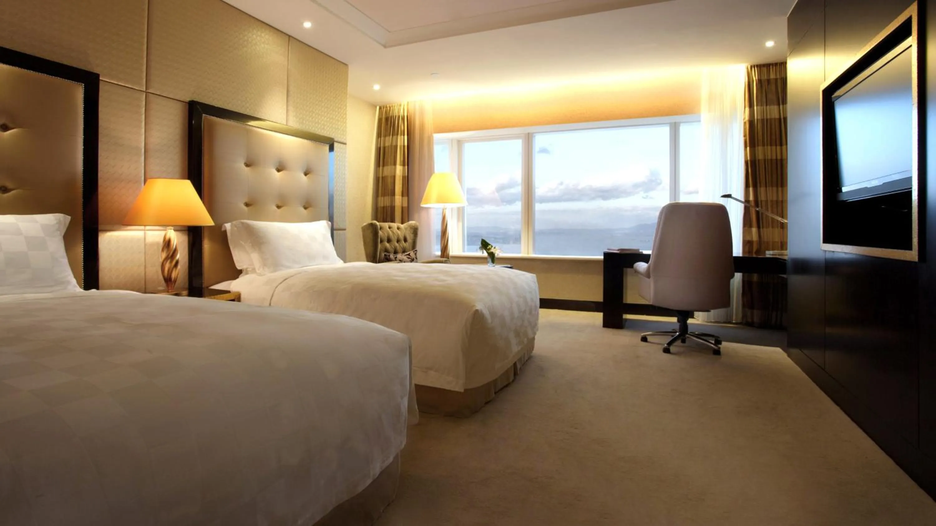 Bedroom, Bed in InterContinental Dalian by IHG