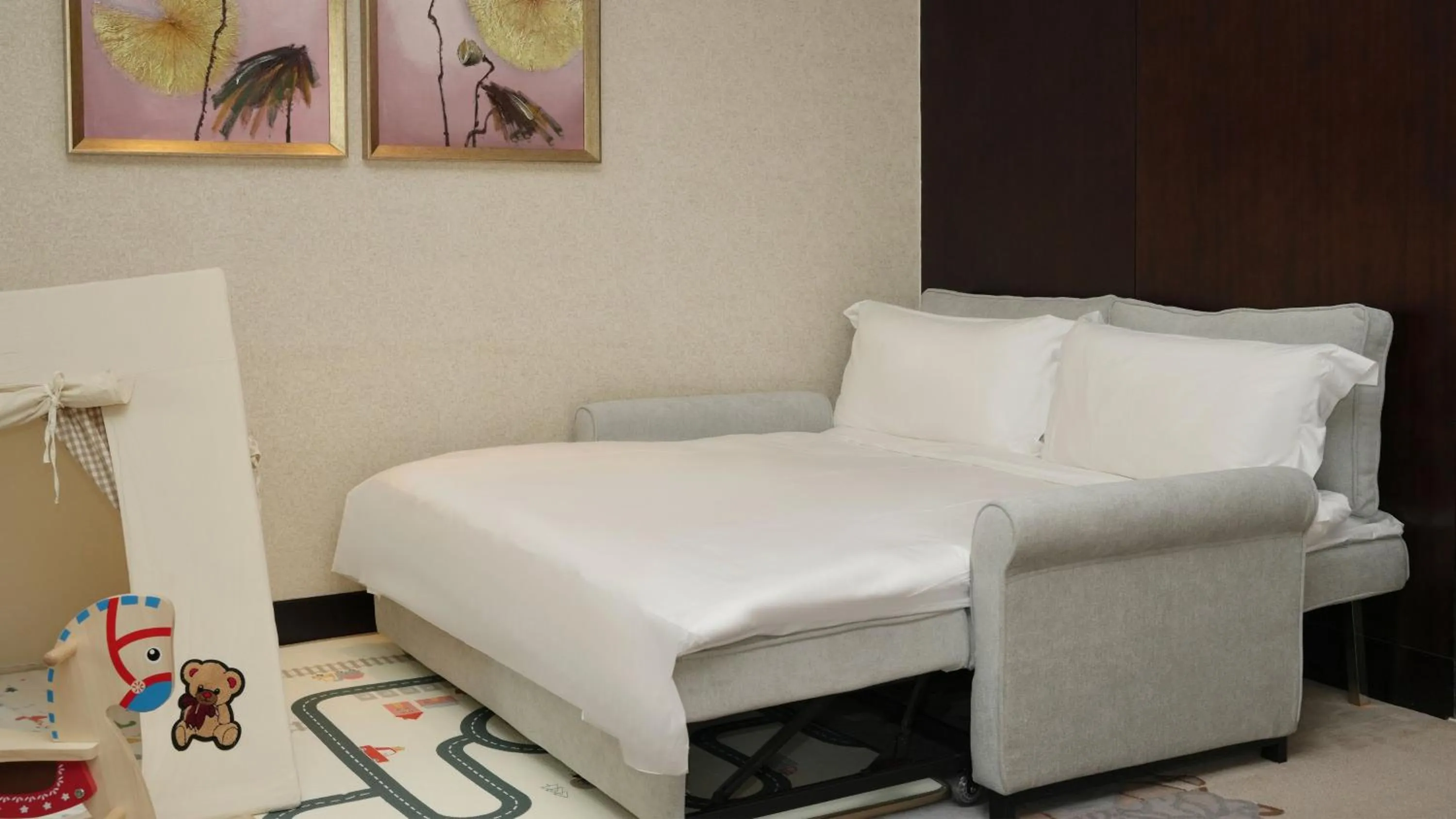 Photo of the whole room, Bed in InterContinental Dalian by IHG